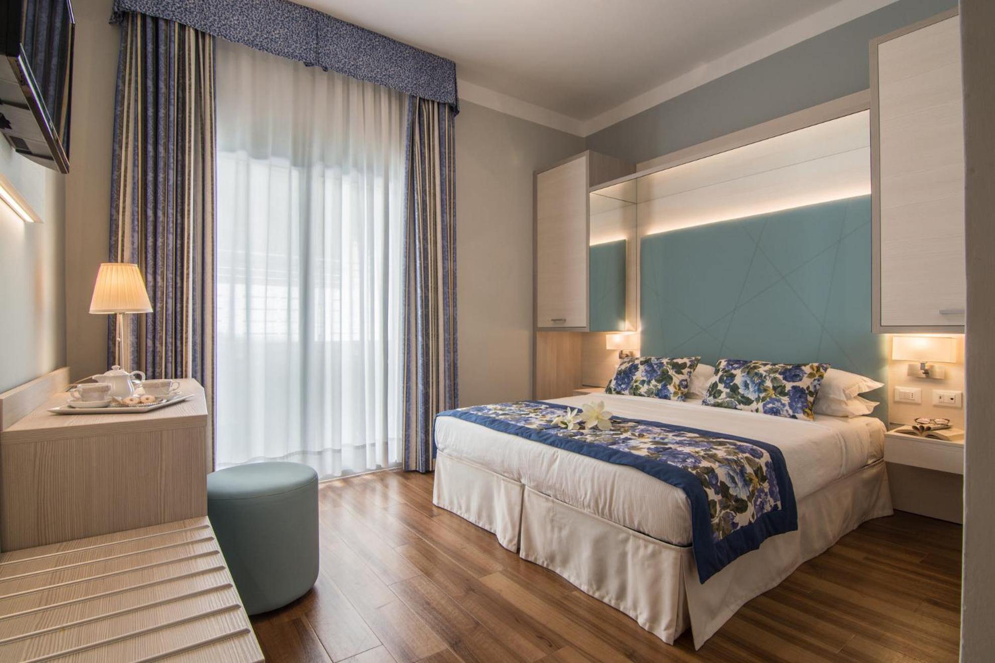 Triple Room with Side Sea View