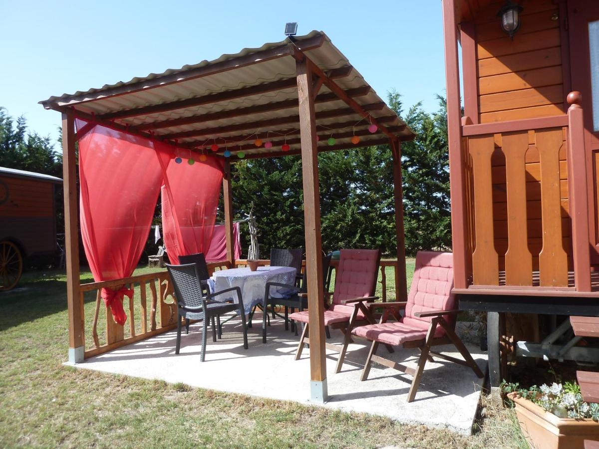 Wooden Caravan photo 2