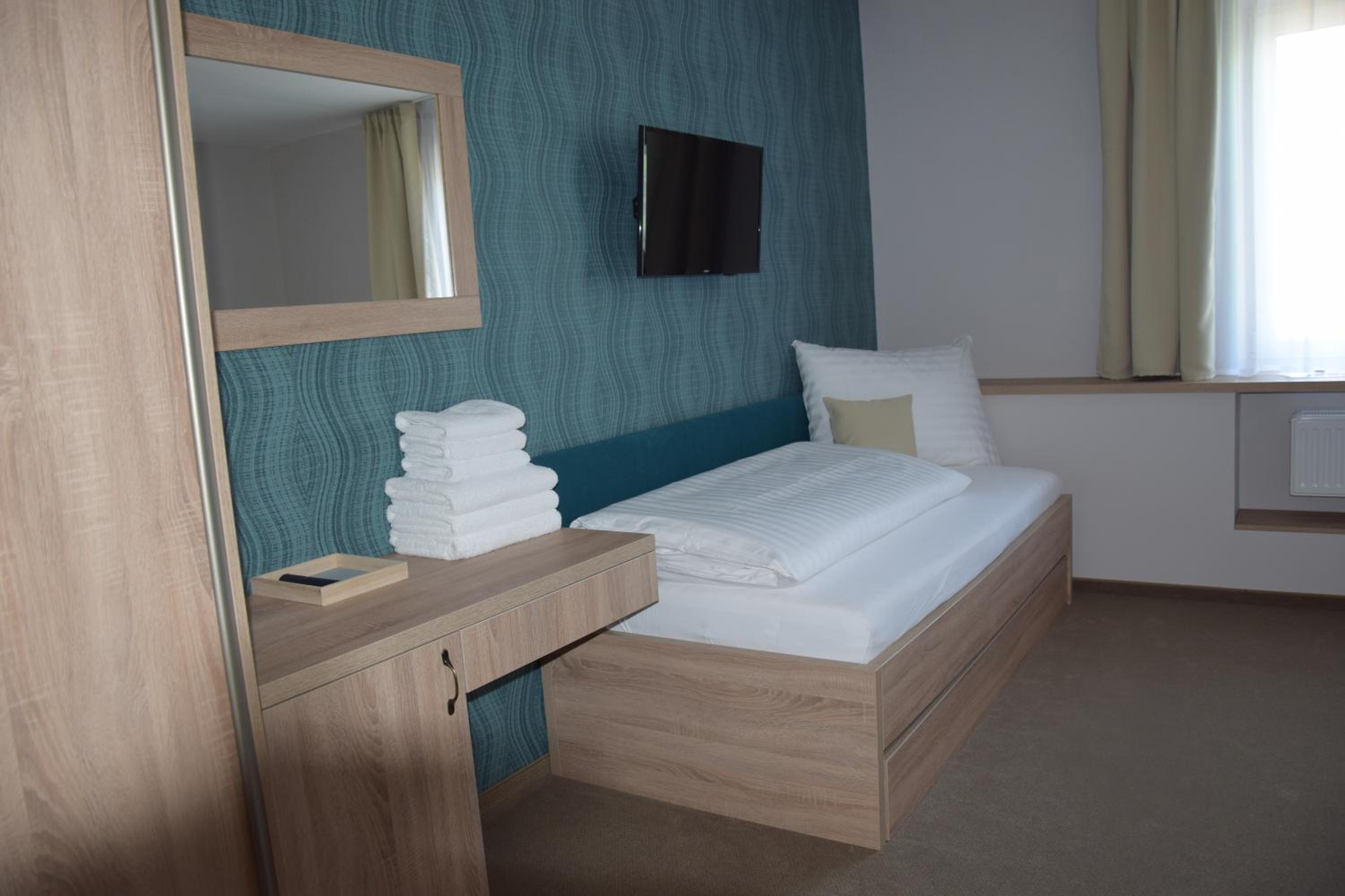 Standard Triple Room - Photo 2