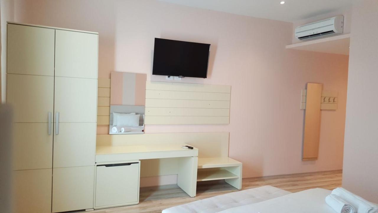 Standard Triple Room with Sea View photo 2