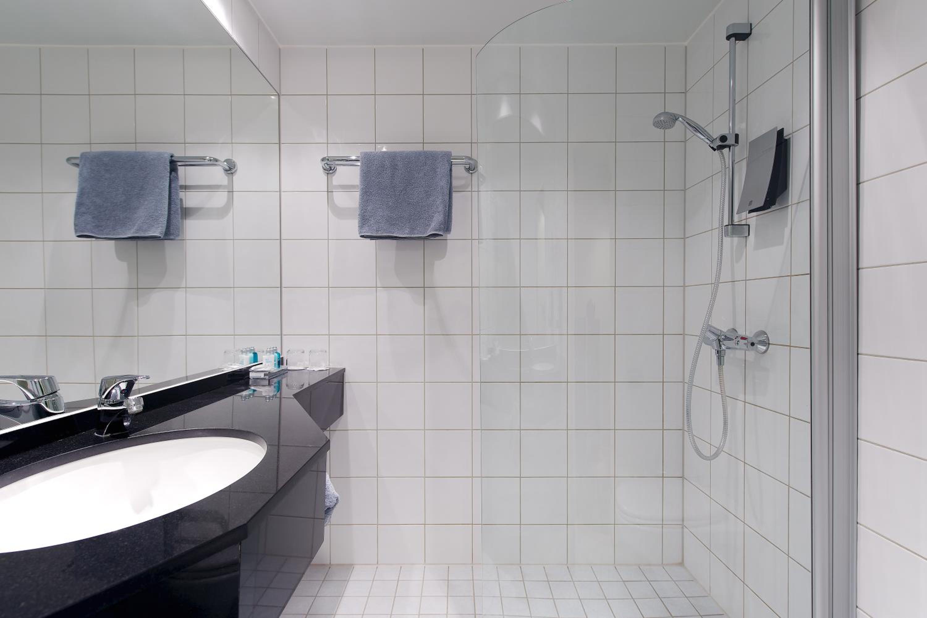 Double or Twin Room - Photo 5
