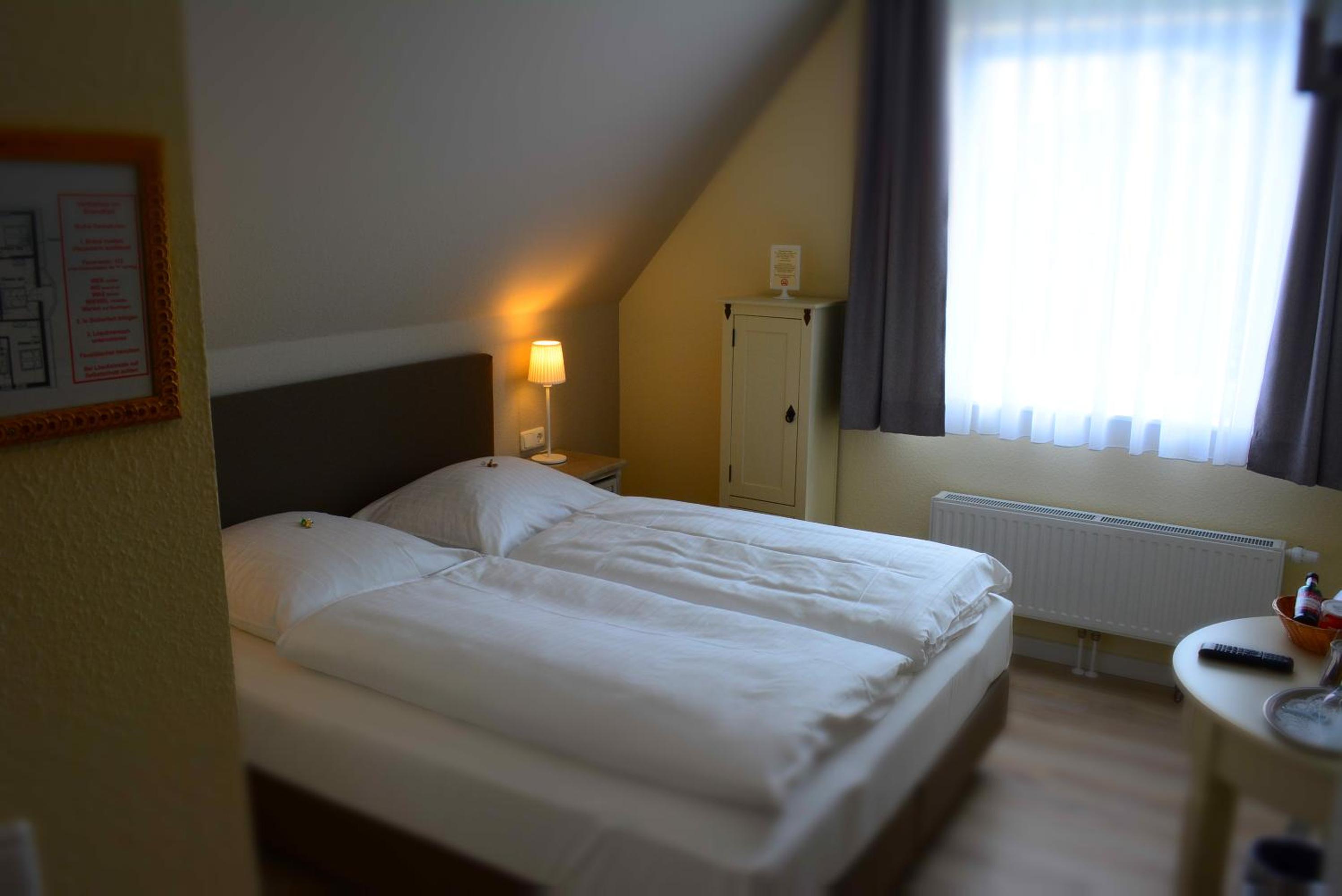 Budget Double Room photo 3