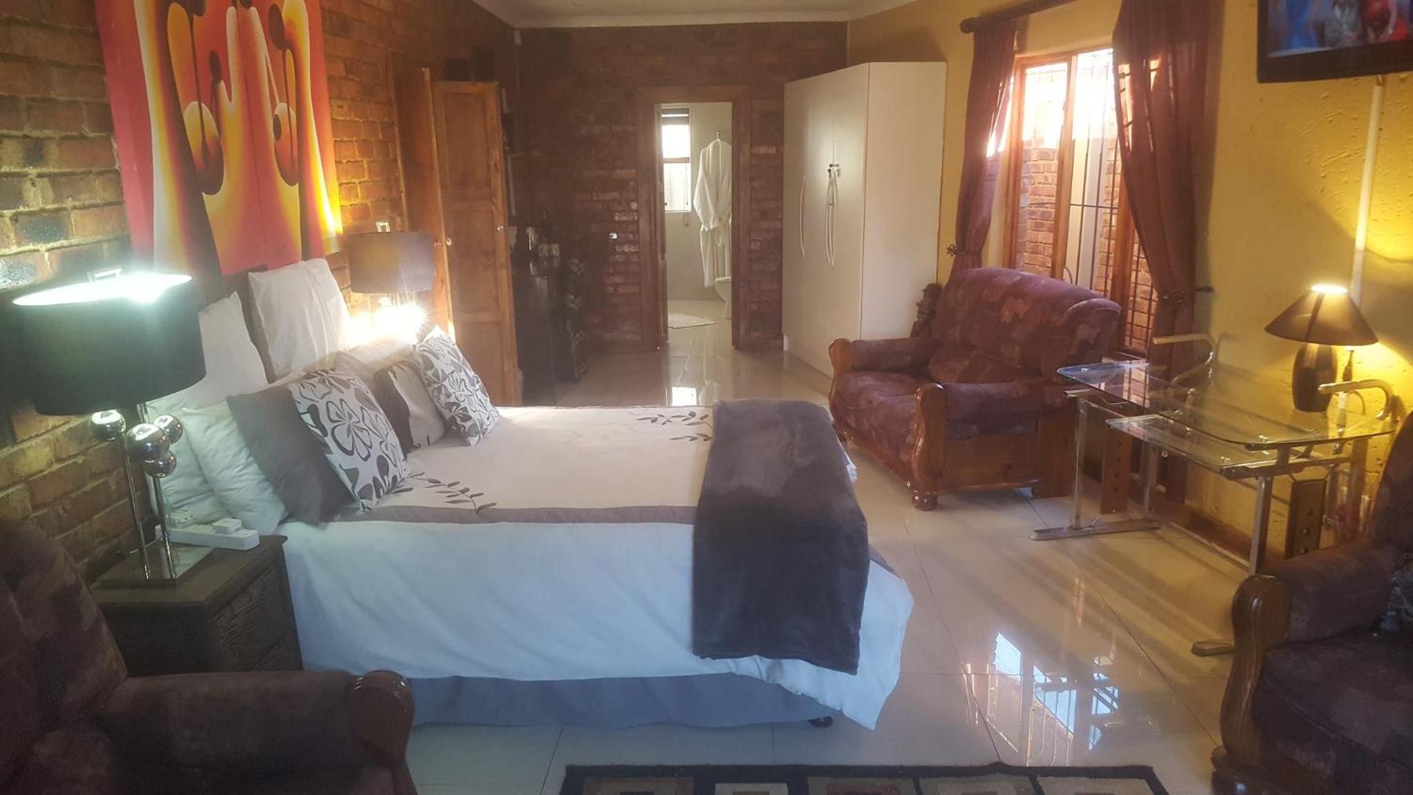 Deluxe Double Room photo 3