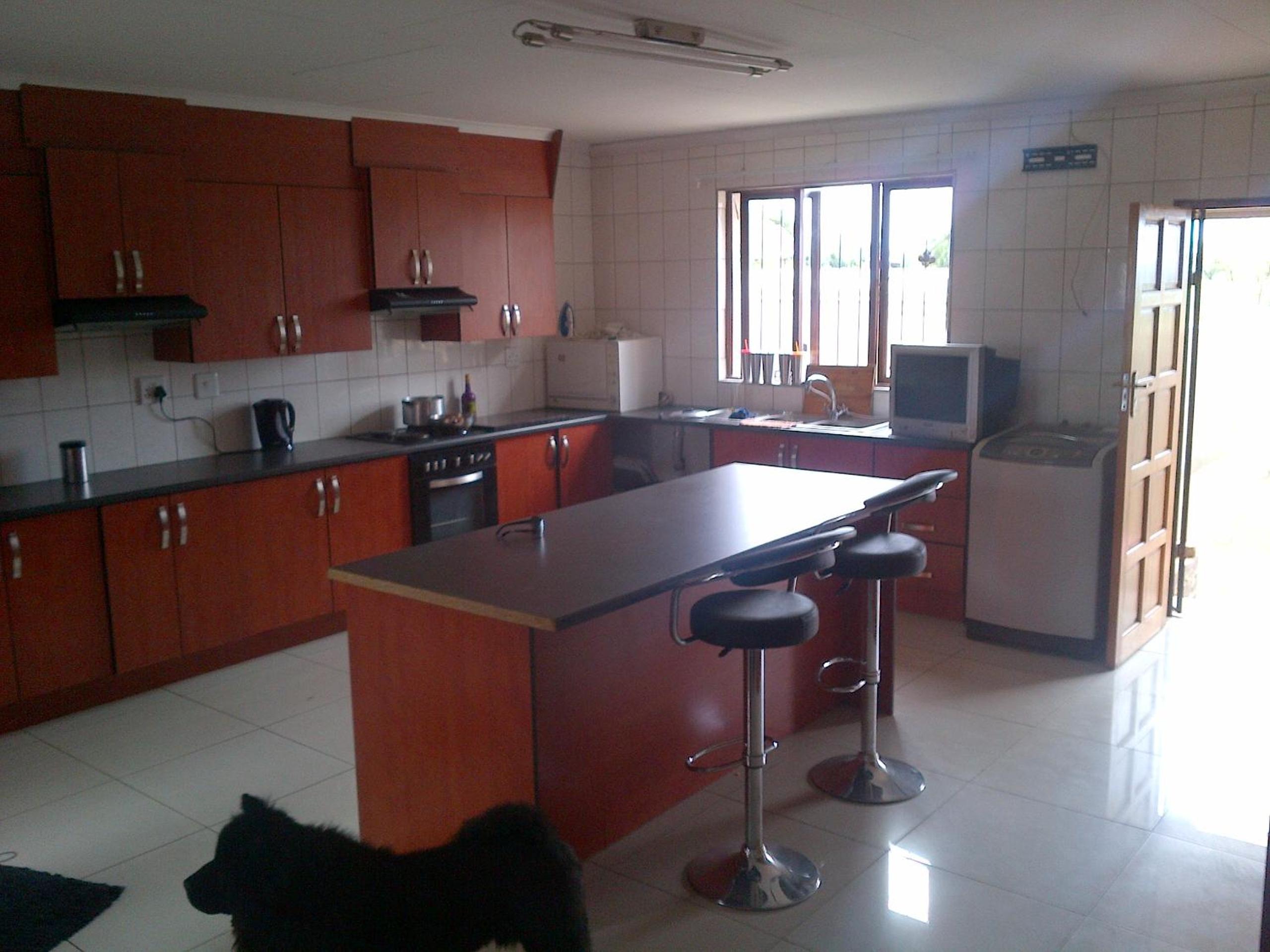 Two-Bedroom House photo 3
