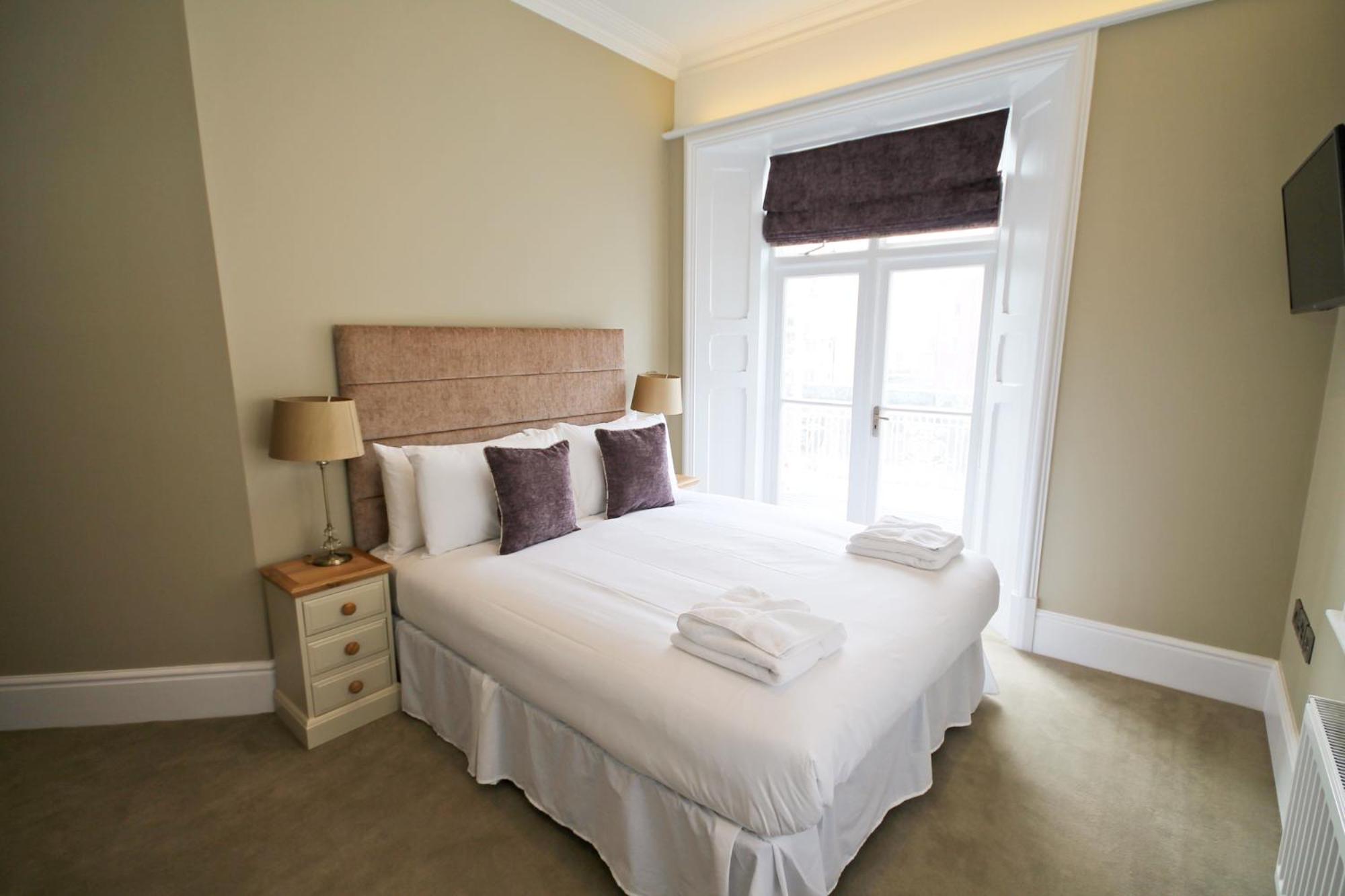 Apartment - Ground Floor - Photo 1