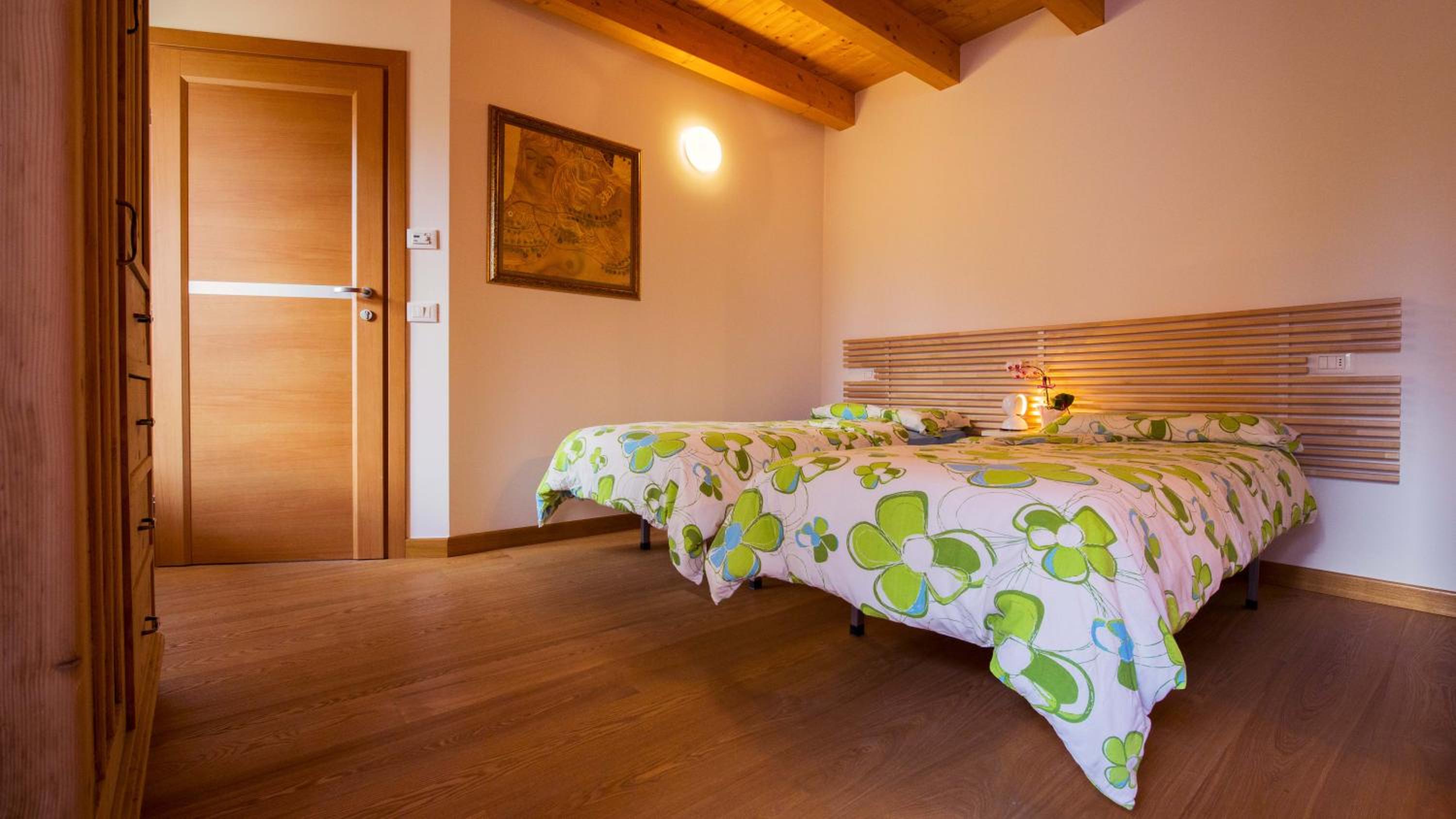Large Double or Twin Room photo 2