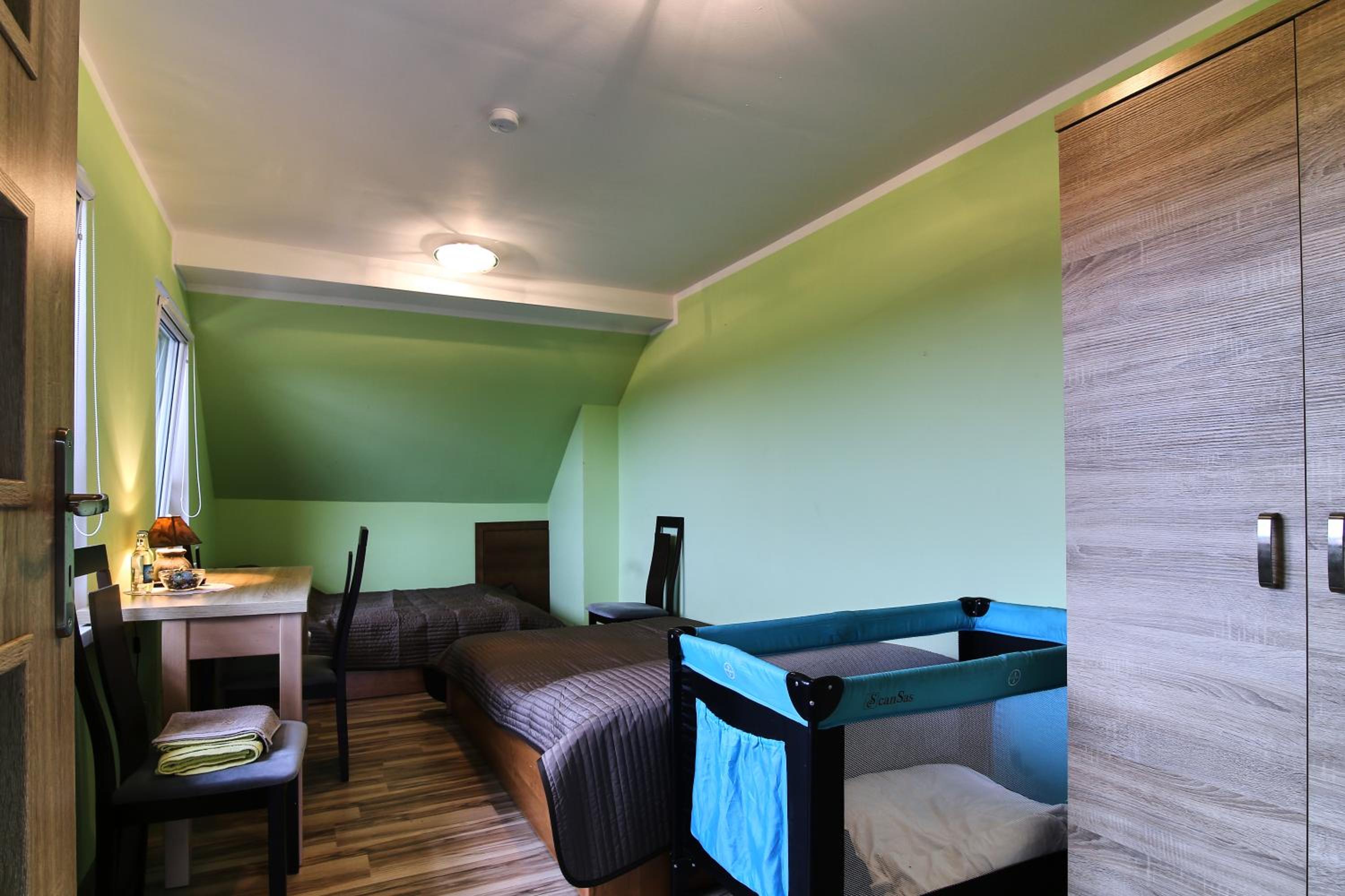 Quadruple Room with Shared Bathroom photo 1