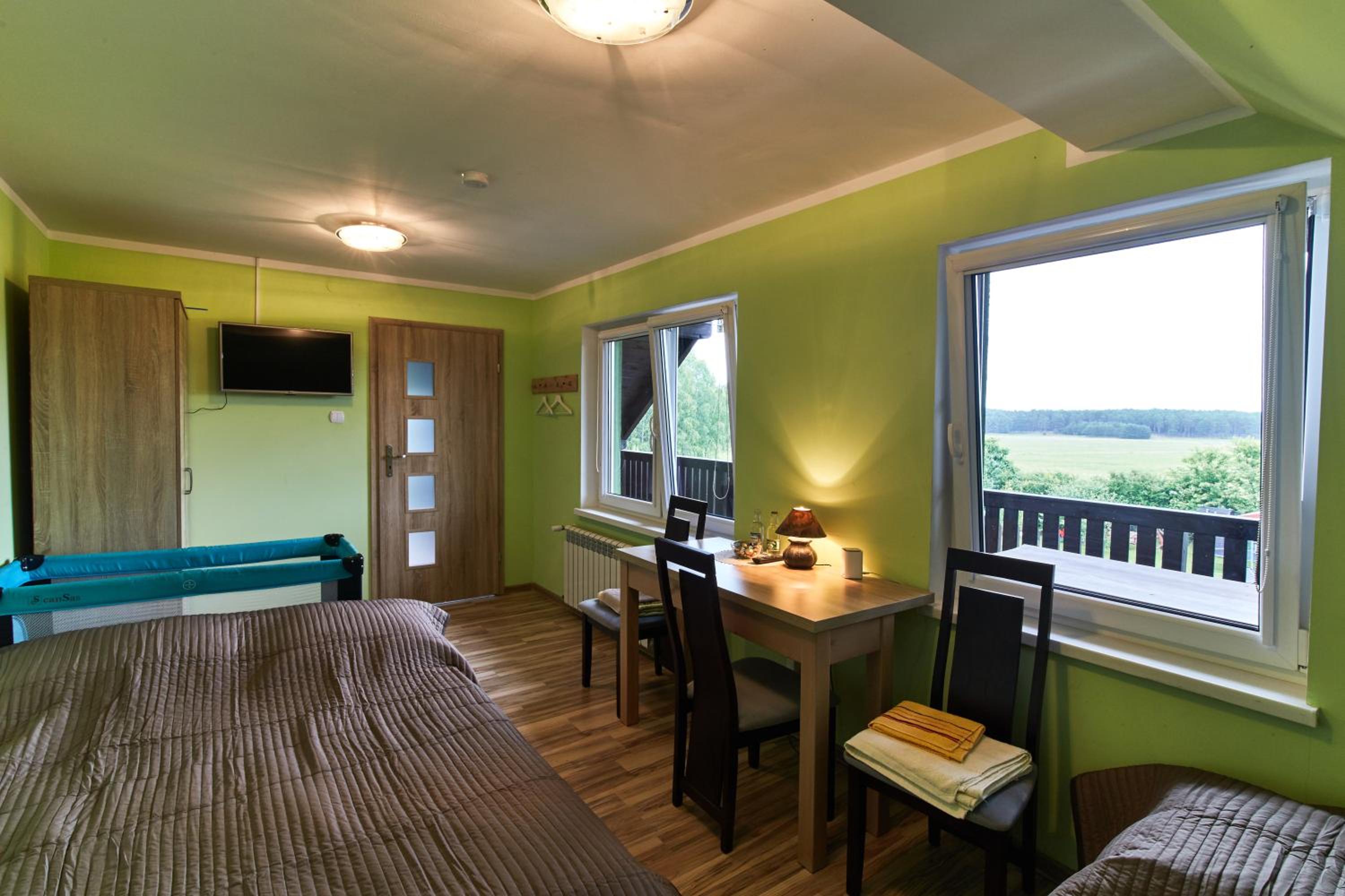 Quadruple Room with Shared Bathroom photo 3