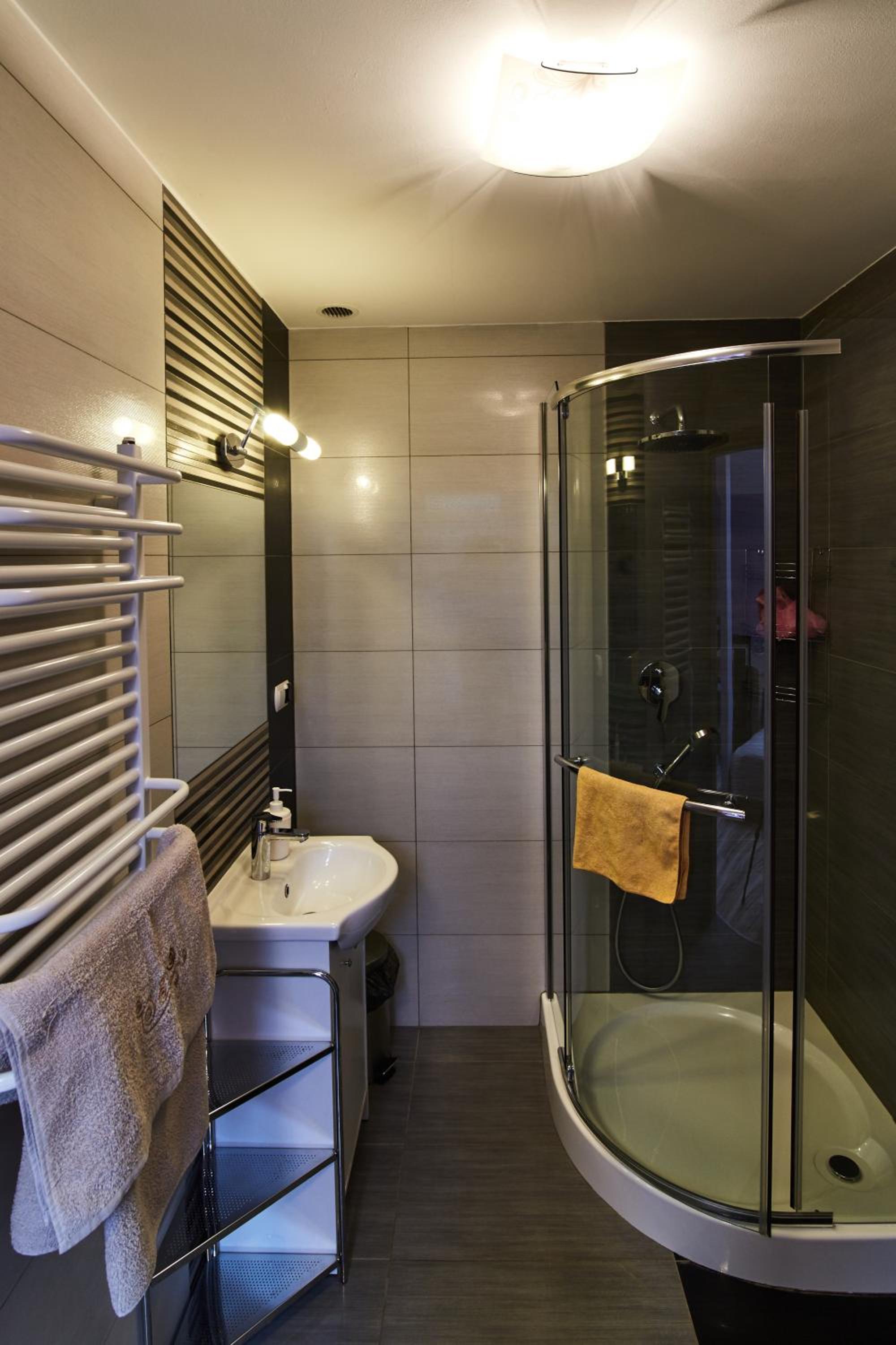 Double Room with Shared Bathroom photo 2