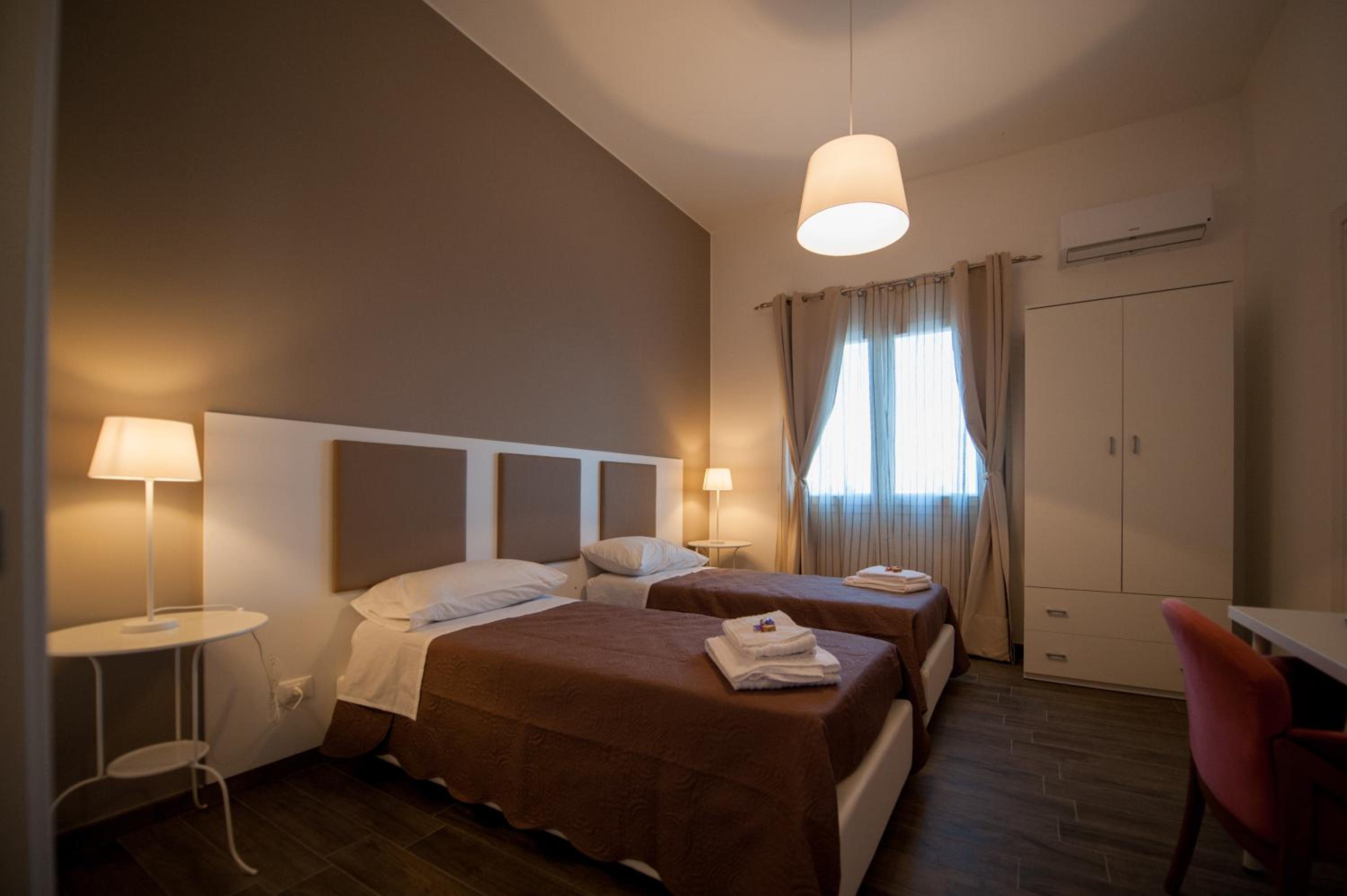 Deluxe Double or Twin Room with Balcony photo 1