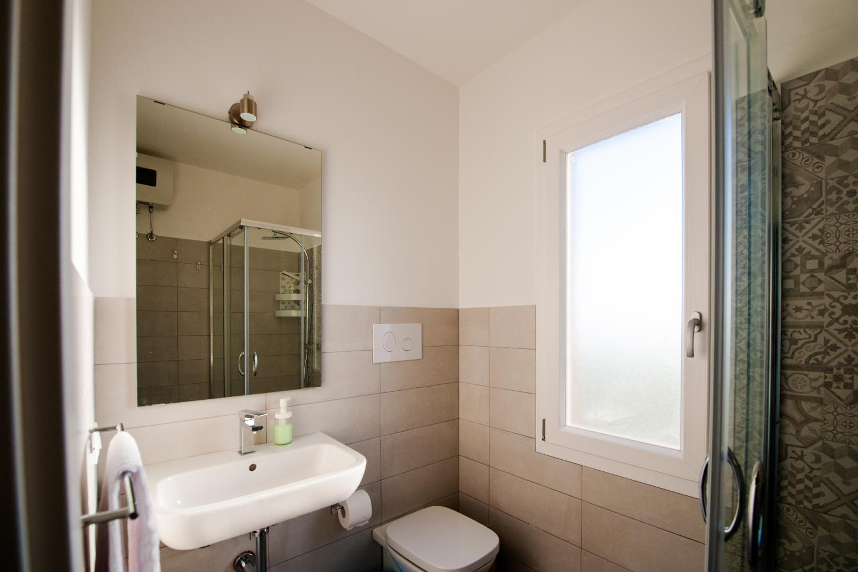 Deluxe Double or Twin Room photo 3