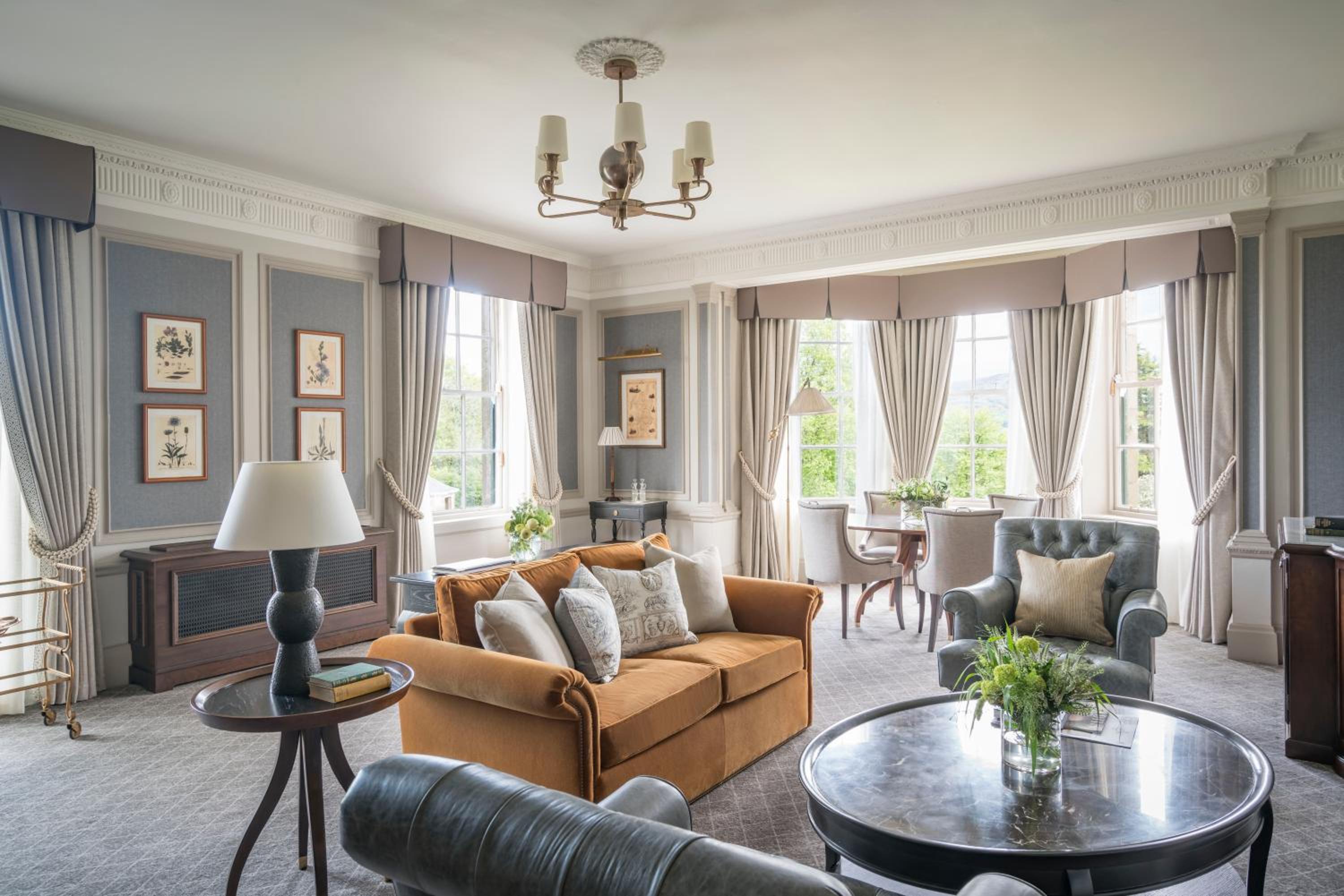 Deluxe Suite with View - Photo 6