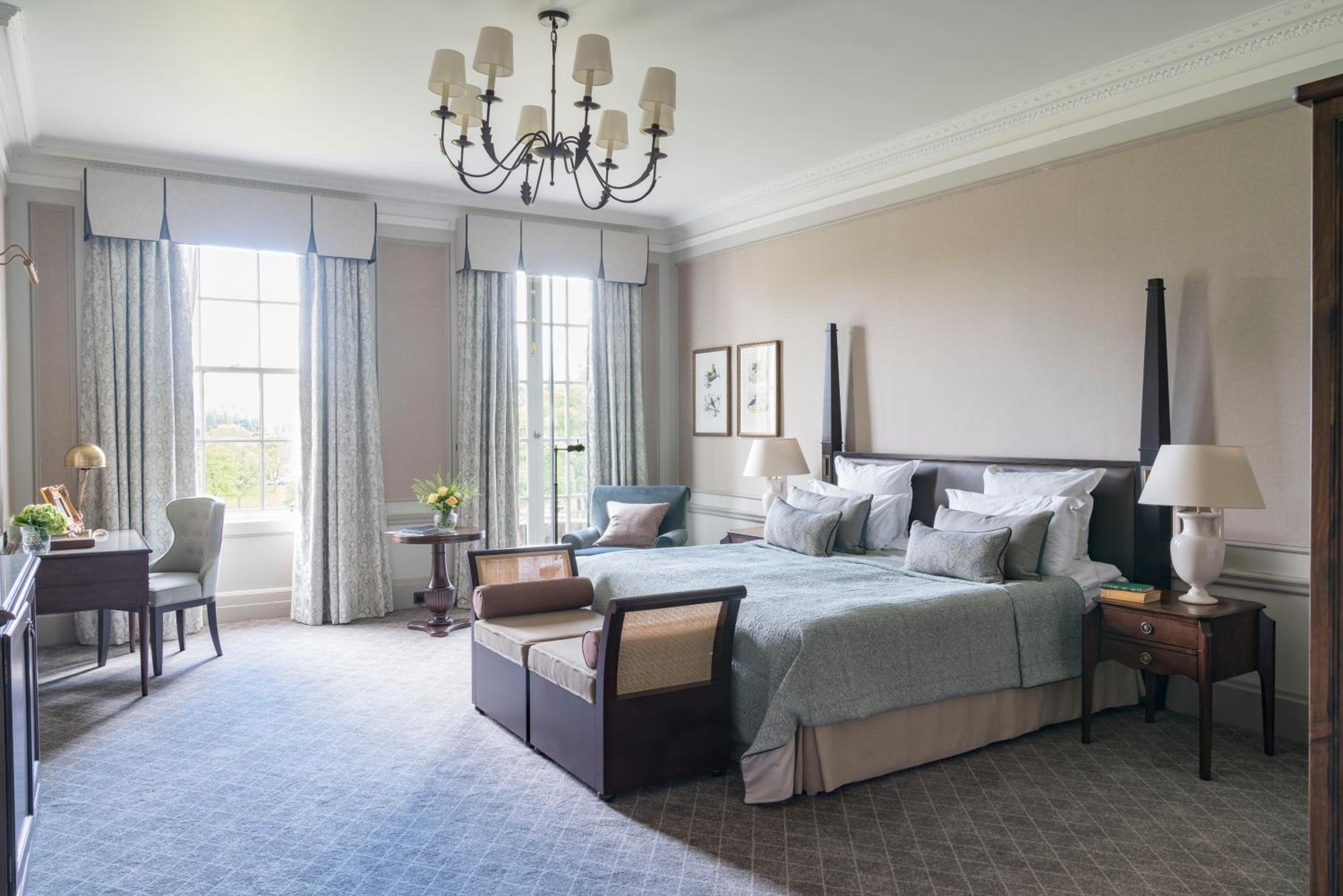 Deluxe Suite with View - Photo 1