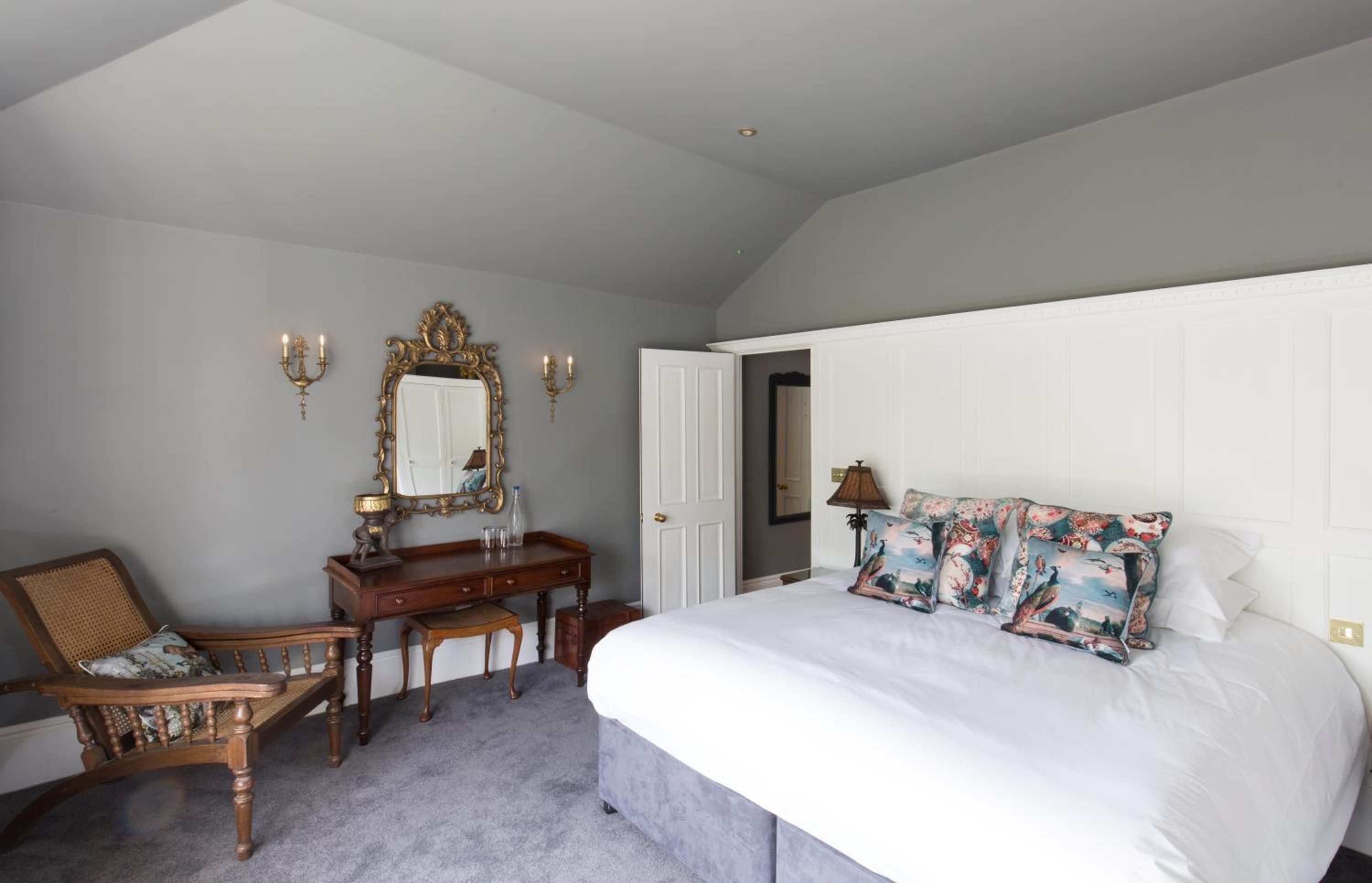 Large Superior King Room photo 2