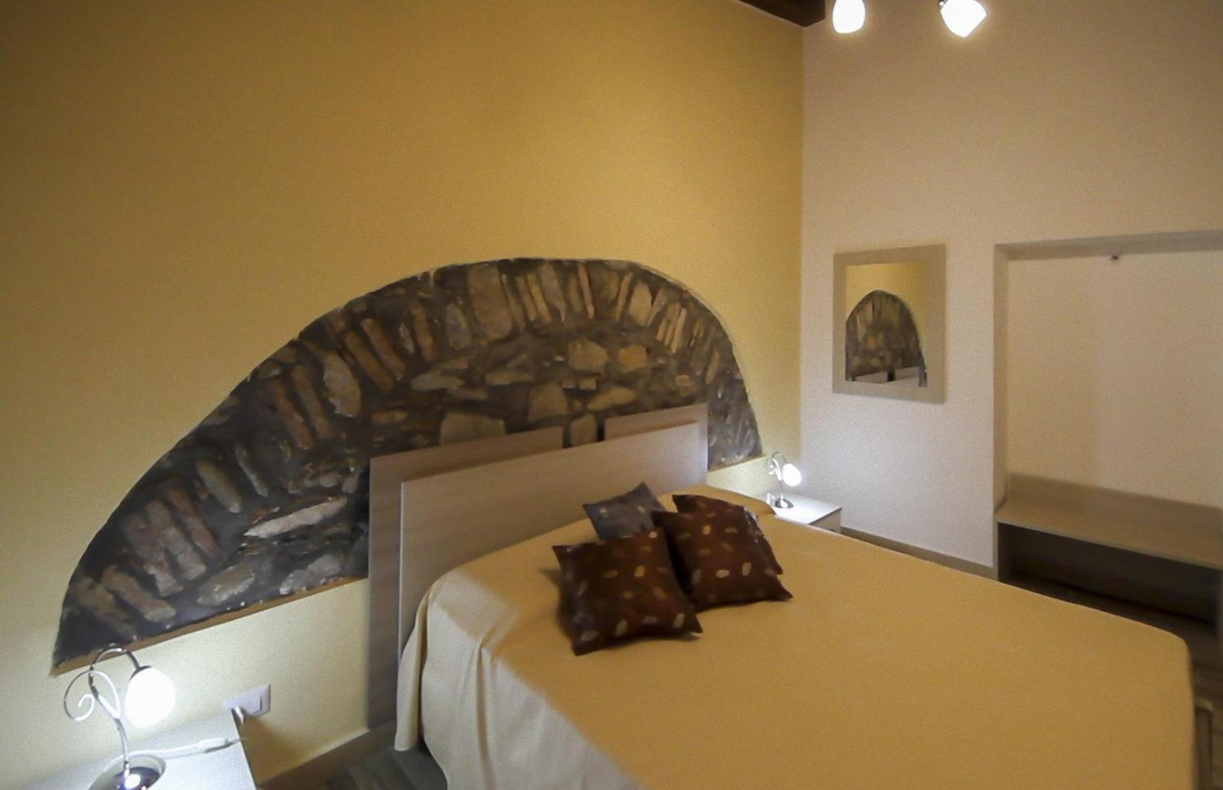 Two-Bedroom House - Photo 1