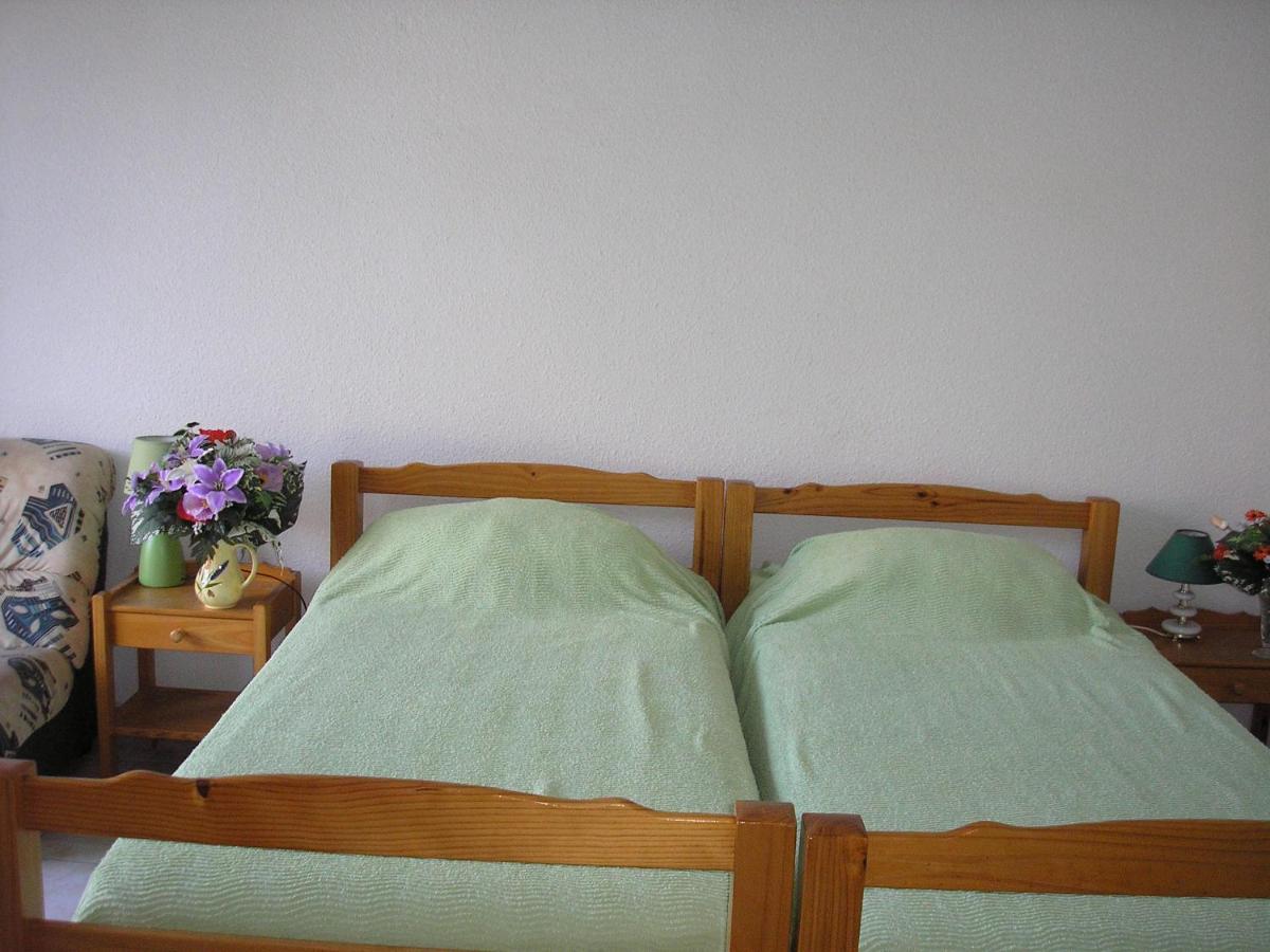 One-Bedroom Apartment - Photo 9