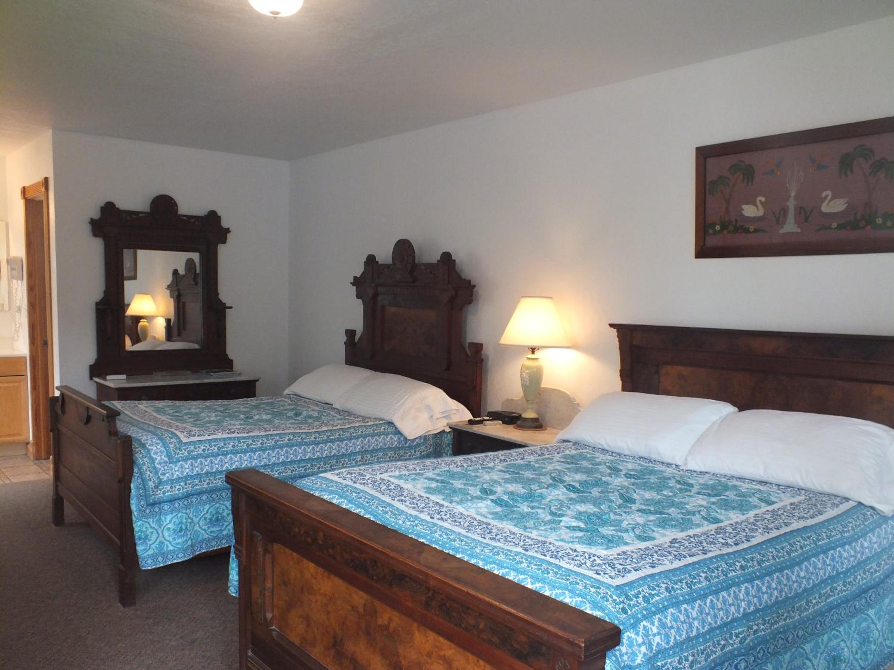 Double Room with Two Double Beds - Non-Smoking - Photo 8