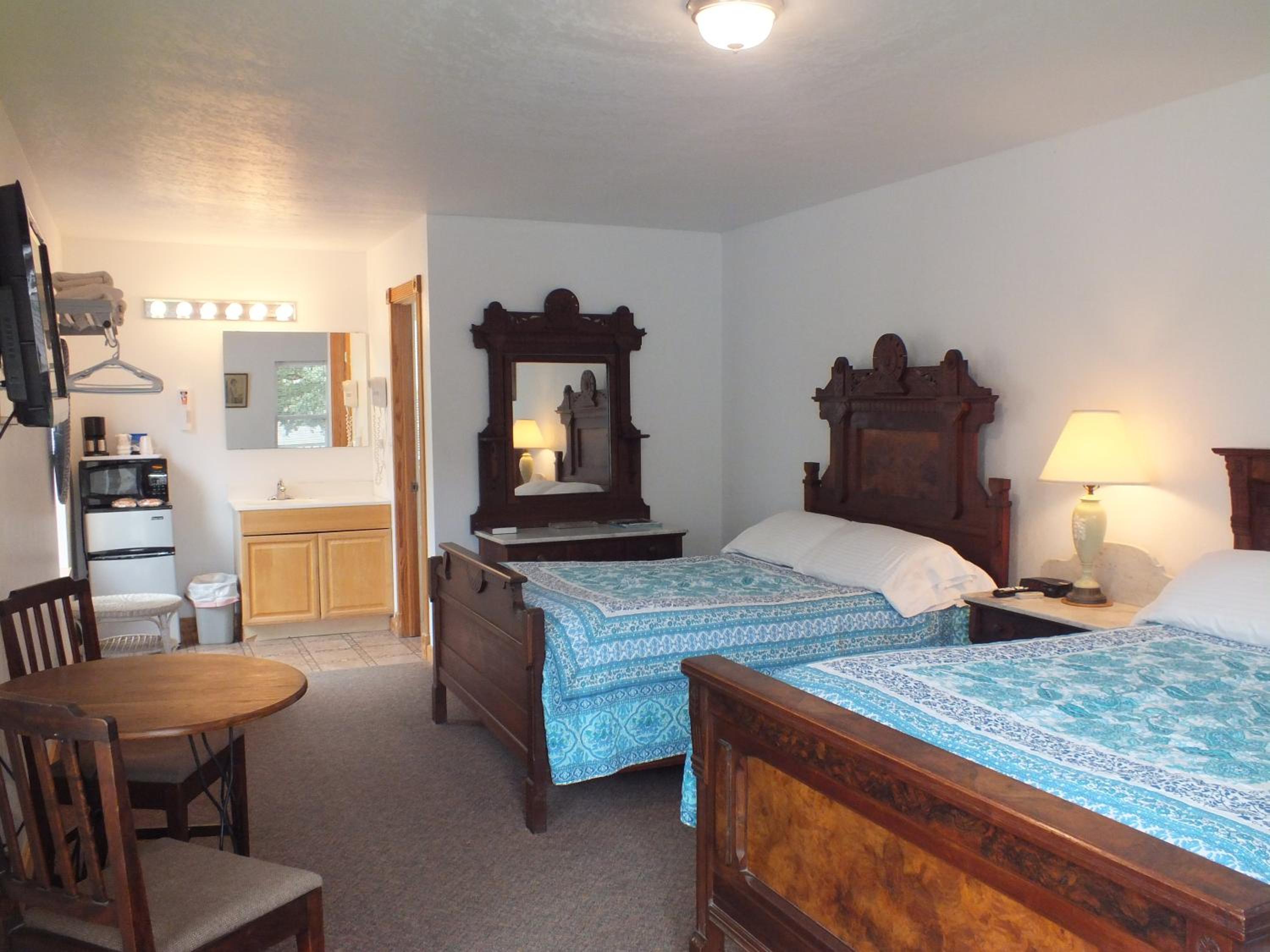 Double Room with Two Double Beds - Non-Smoking - Photo 1