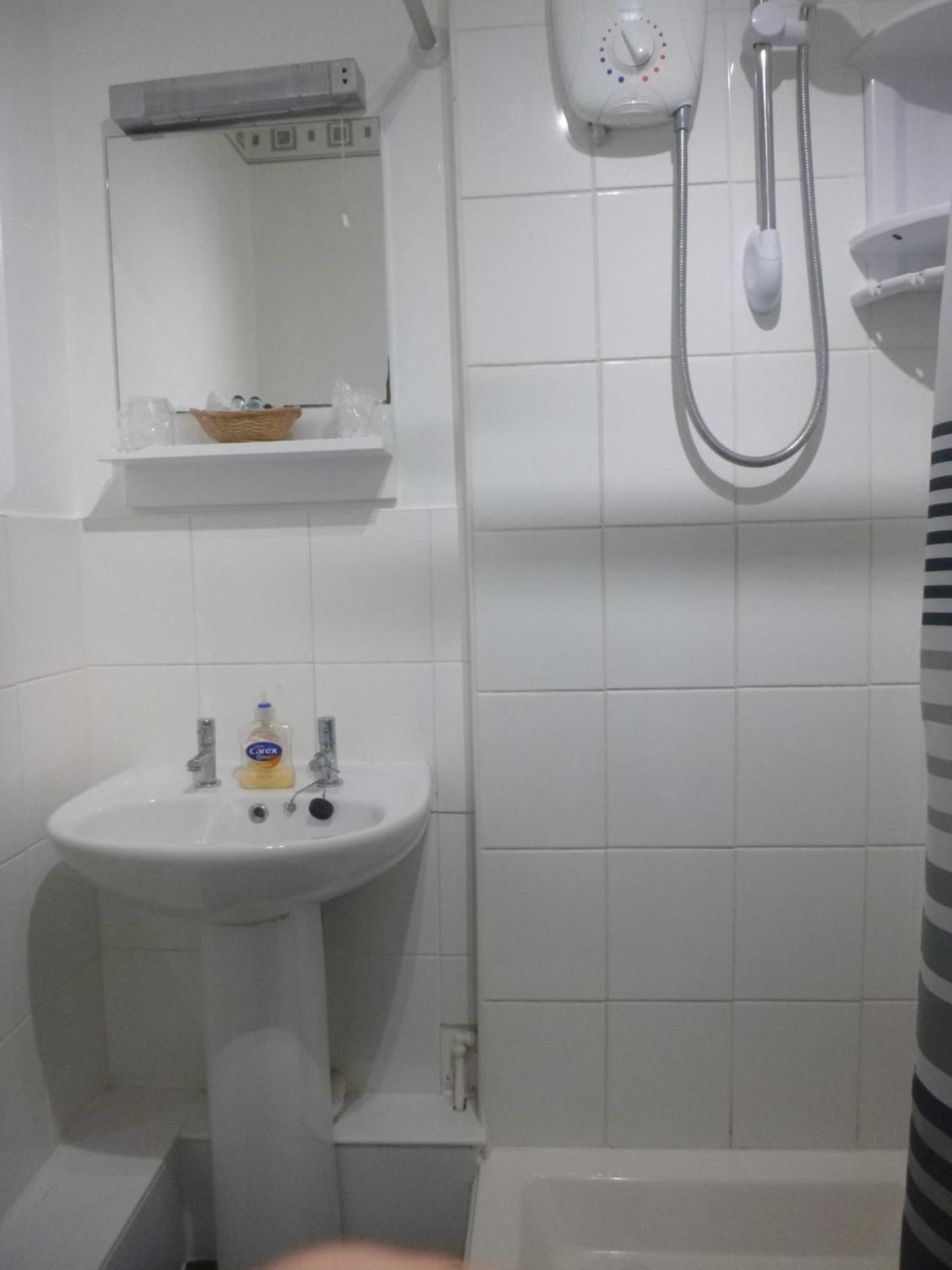 Double Room - Photo 6