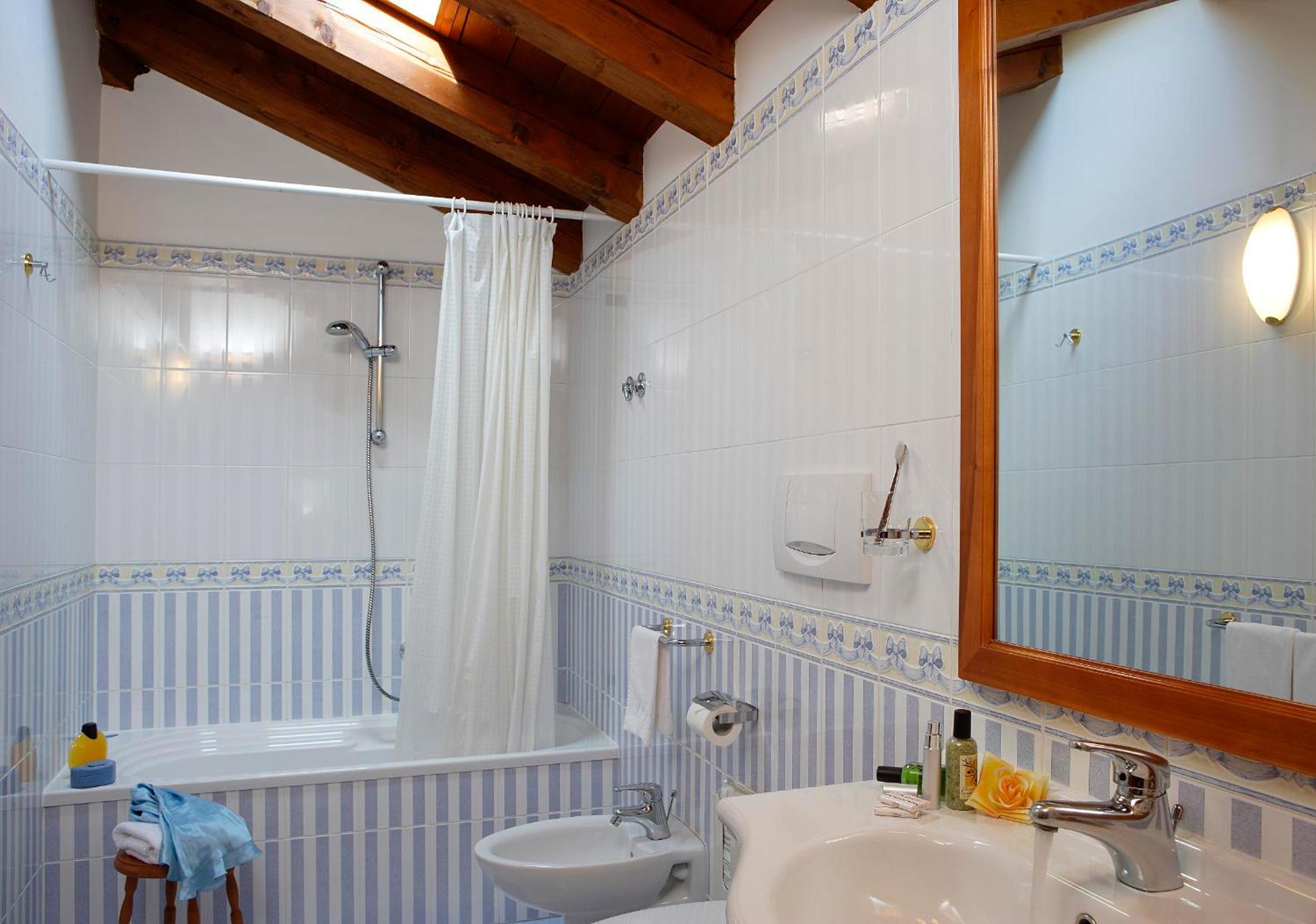 Quintuple Room - Photo 2