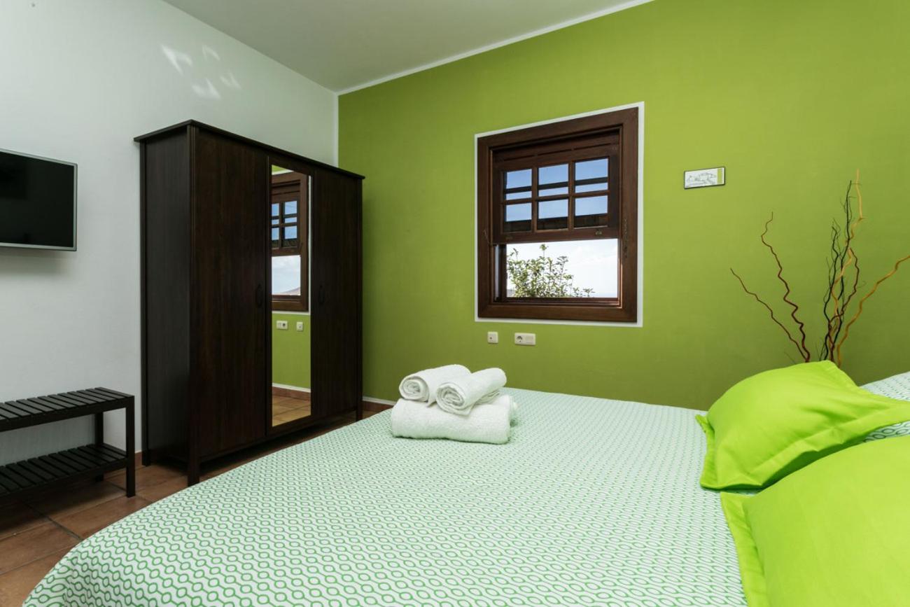 Double Room with Private External Bathroom photo 2