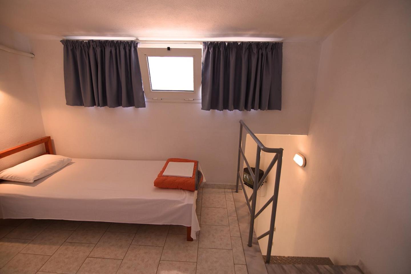 Apartment - Split Level (4 Adults) photo 1