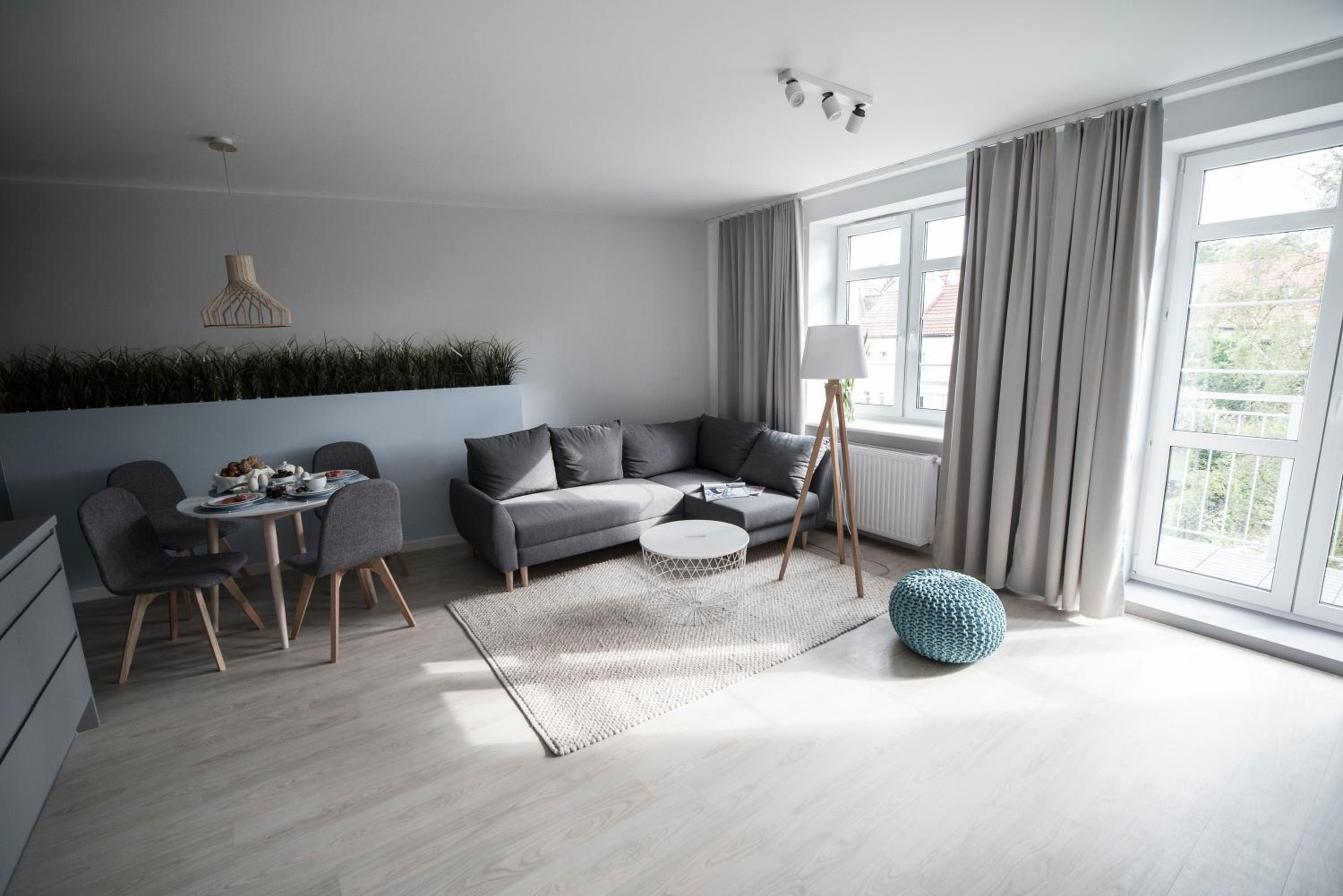 Apartment with Balcony - Photo 12