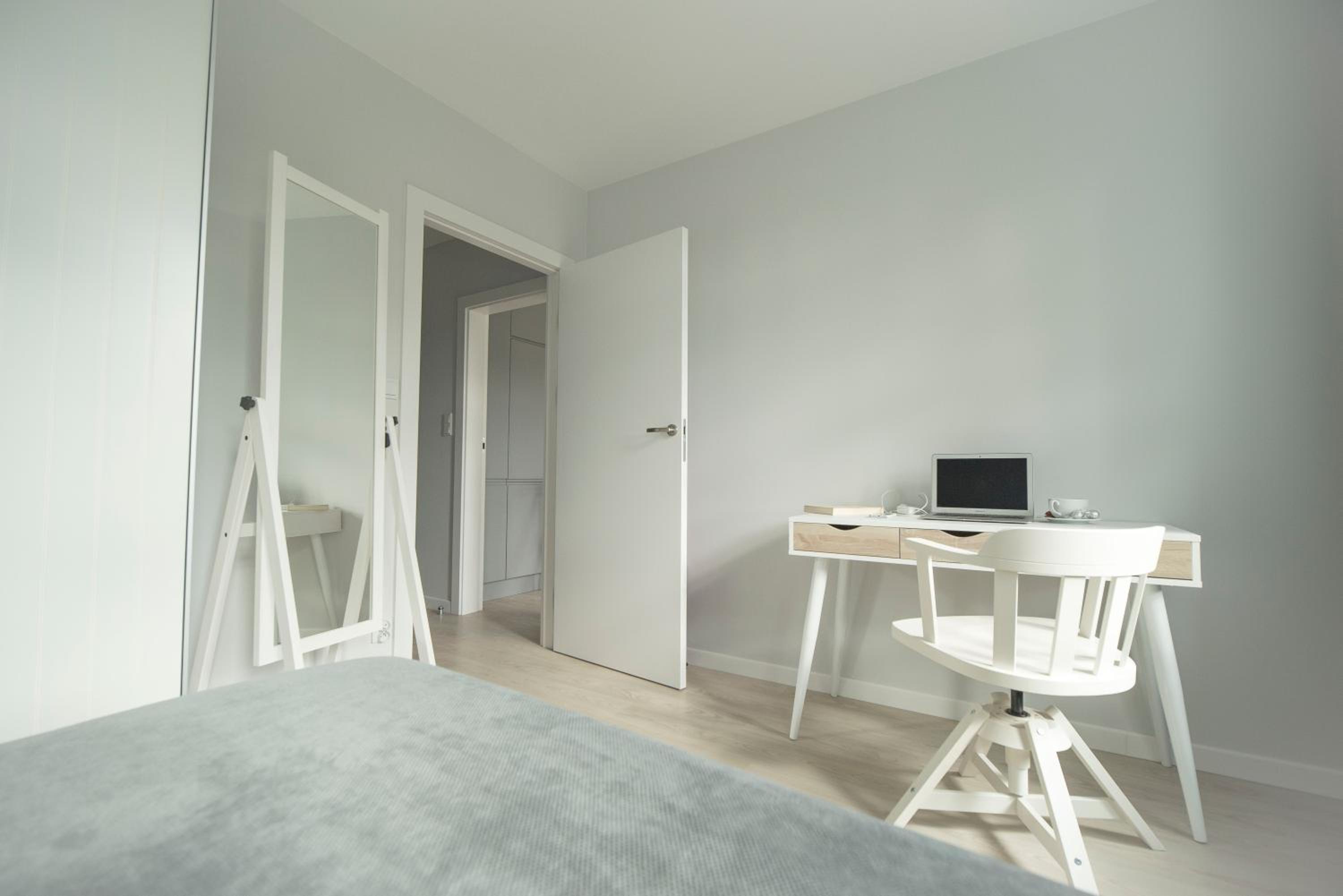 Apartment with Balcony - Photo 2