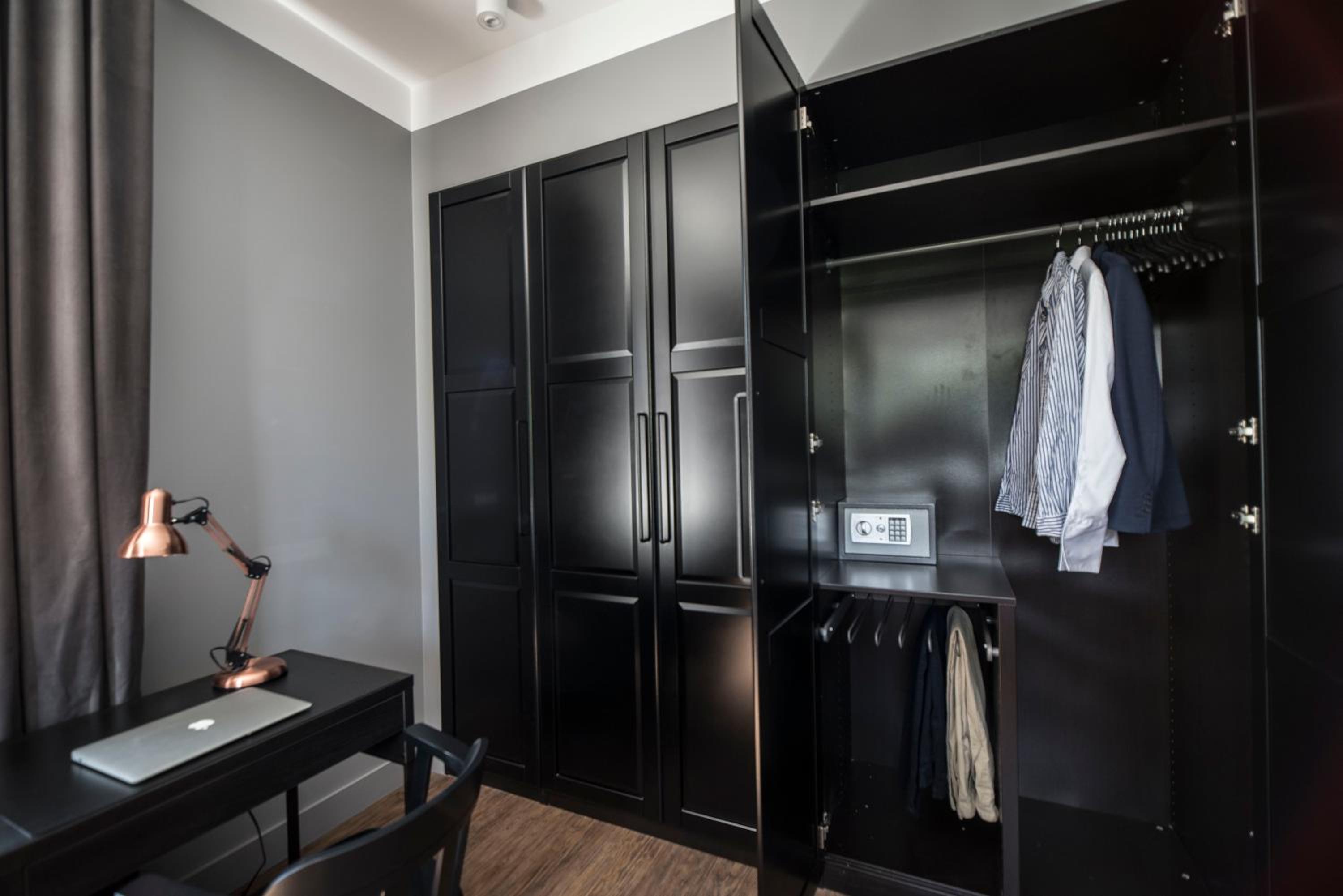 One-Bedroom Apartment - Photo 4