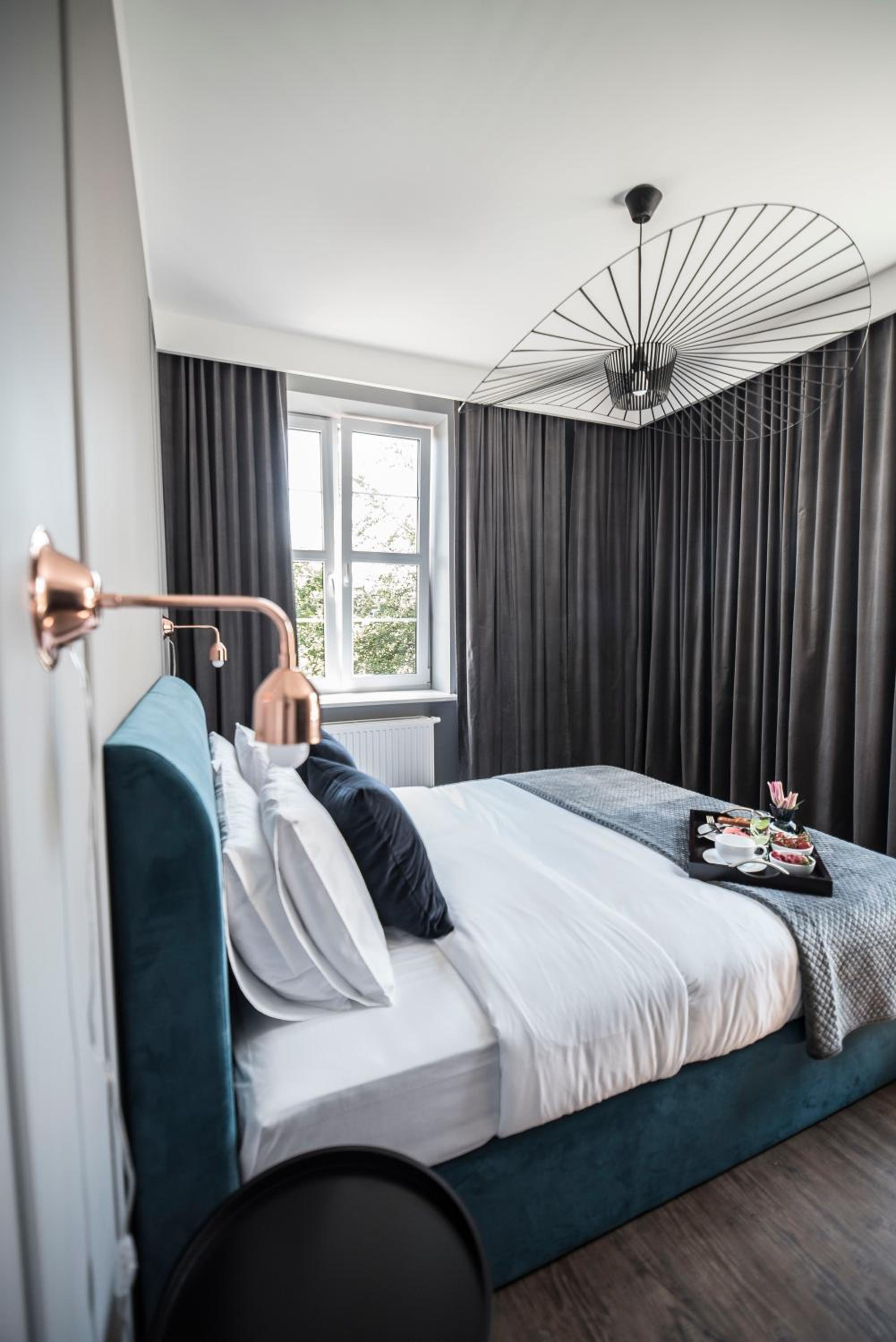 One-Bedroom Apartment - Photo 18