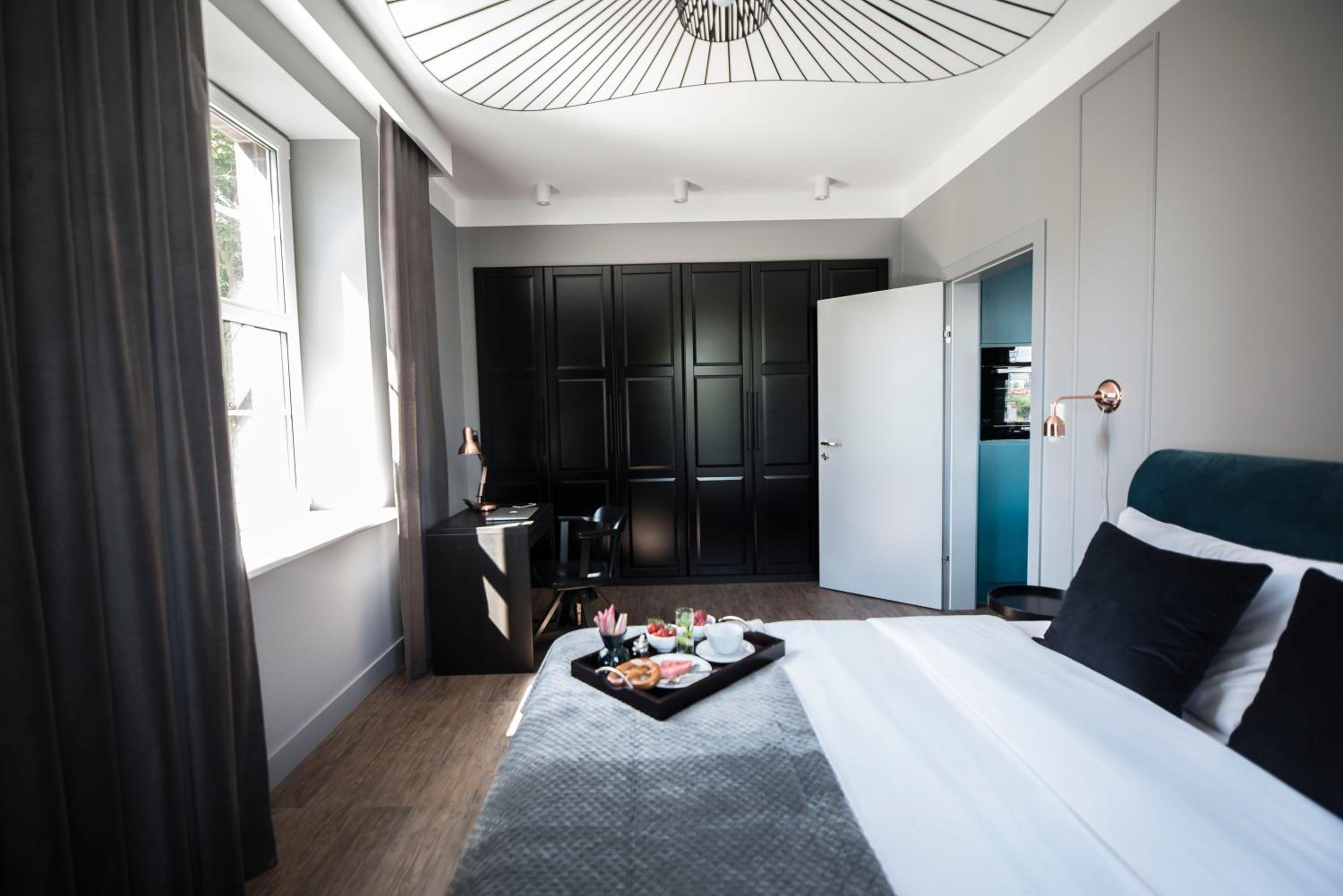 One-Bedroom Apartment - Photo 9