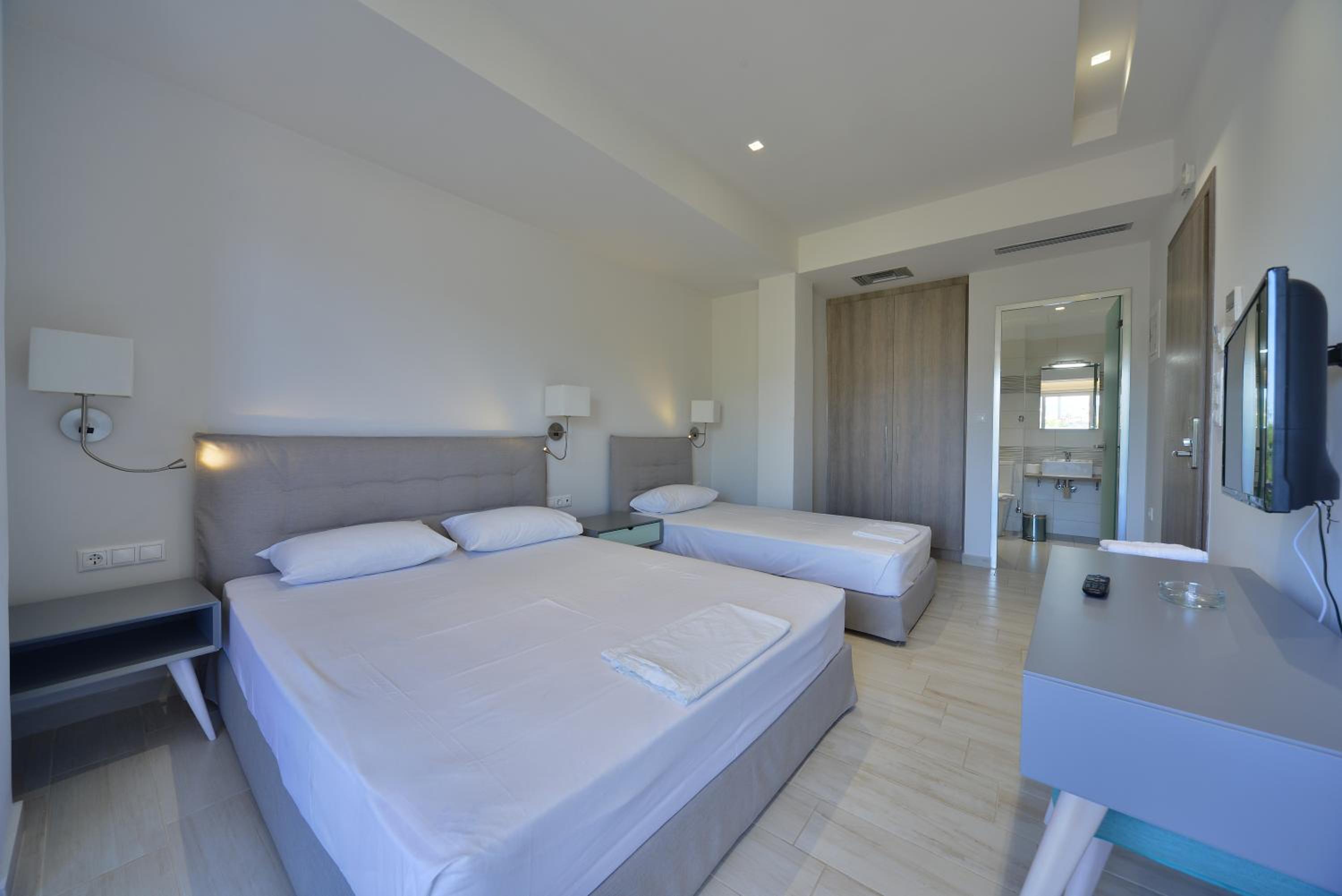 Triple Room with Balcony