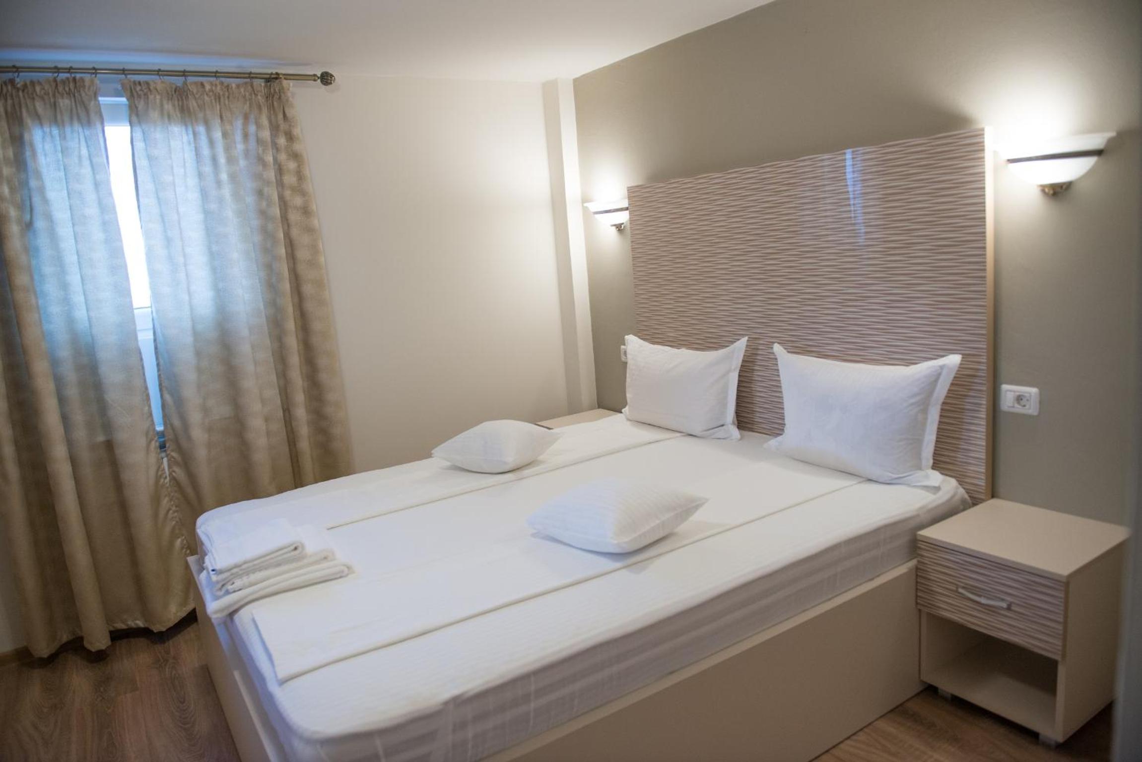 Triple Room - Photo 12