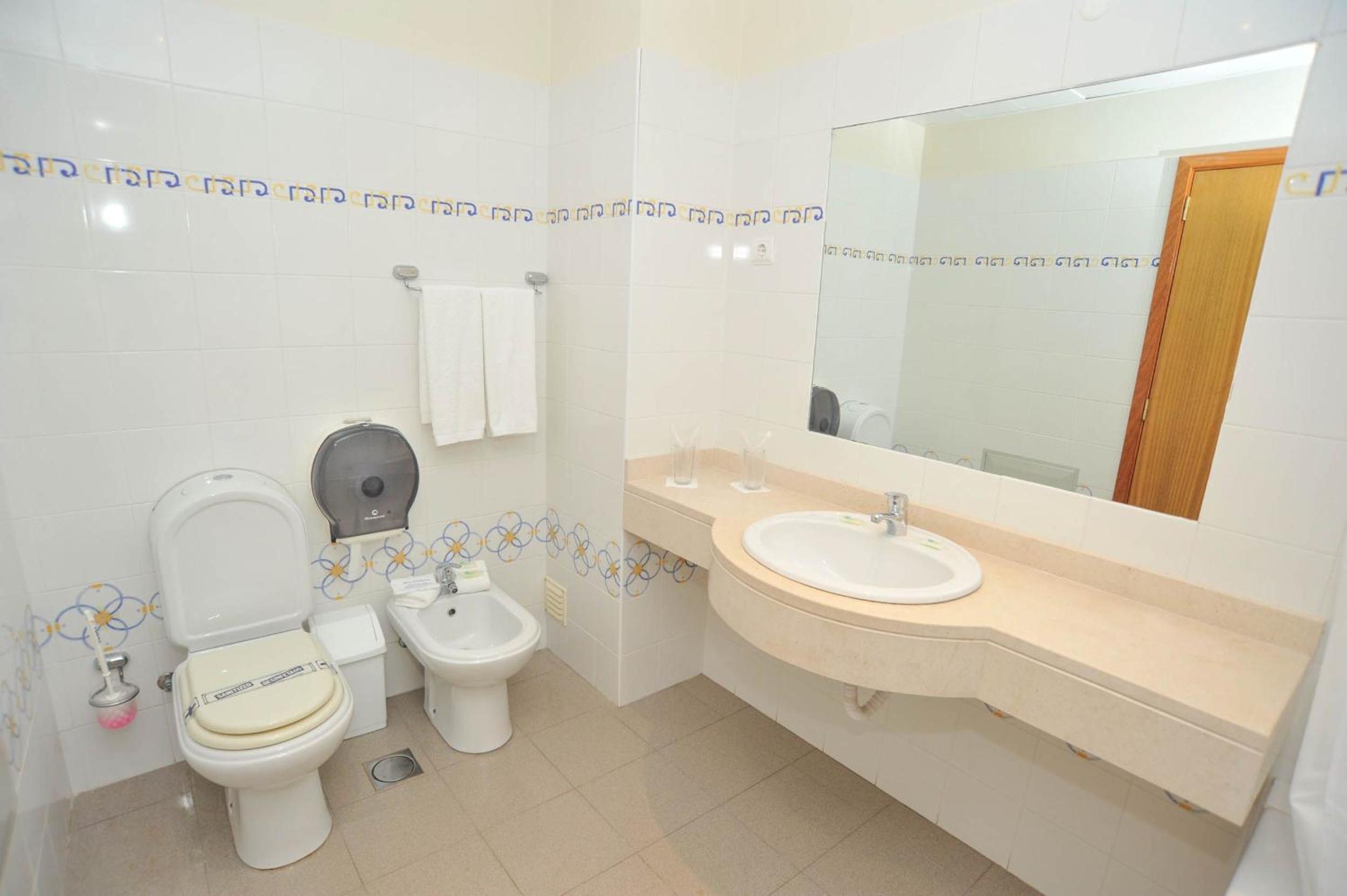 Double or Twin Room photo 3