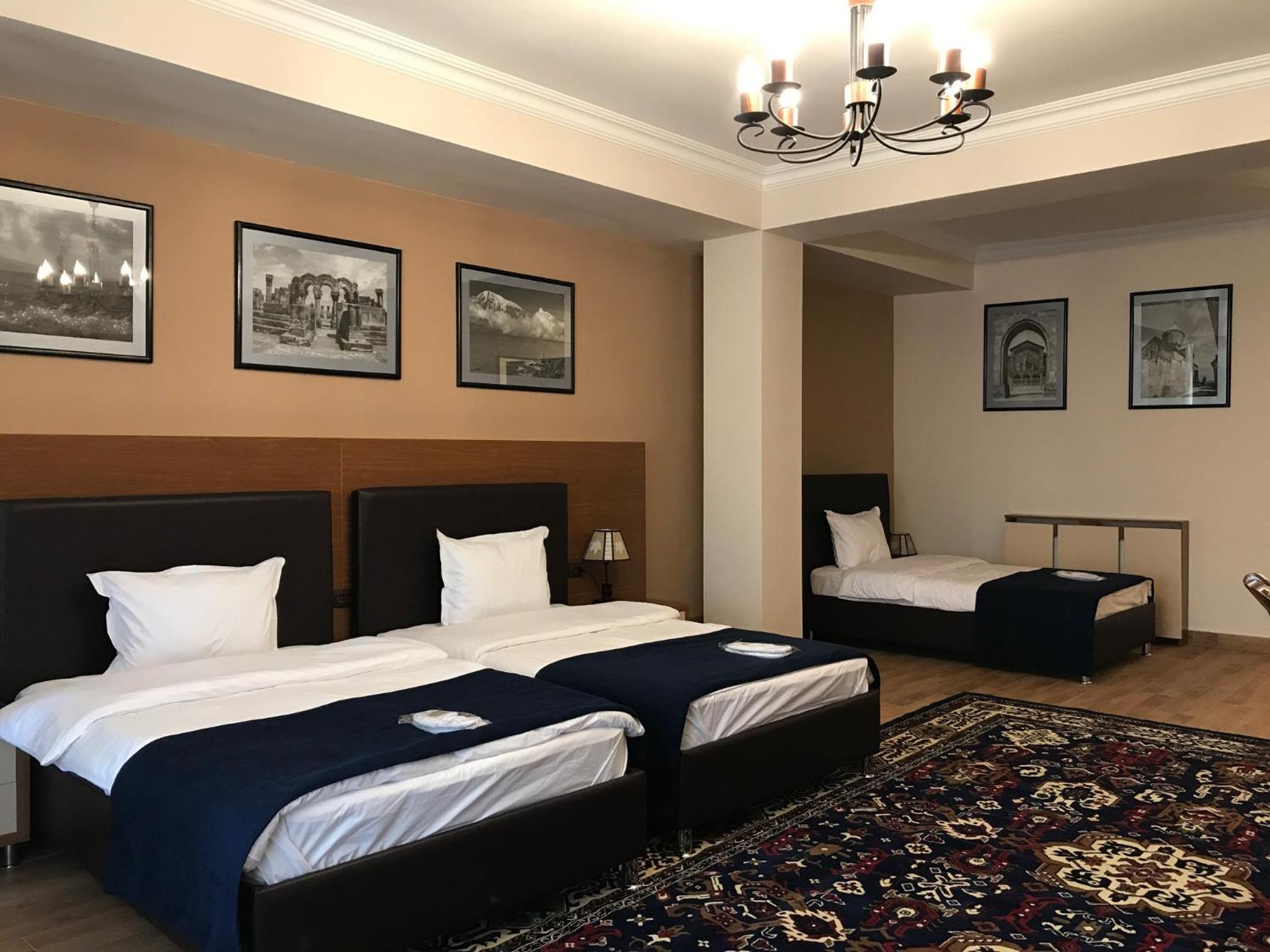Triple Room with Bathroom photo 3
