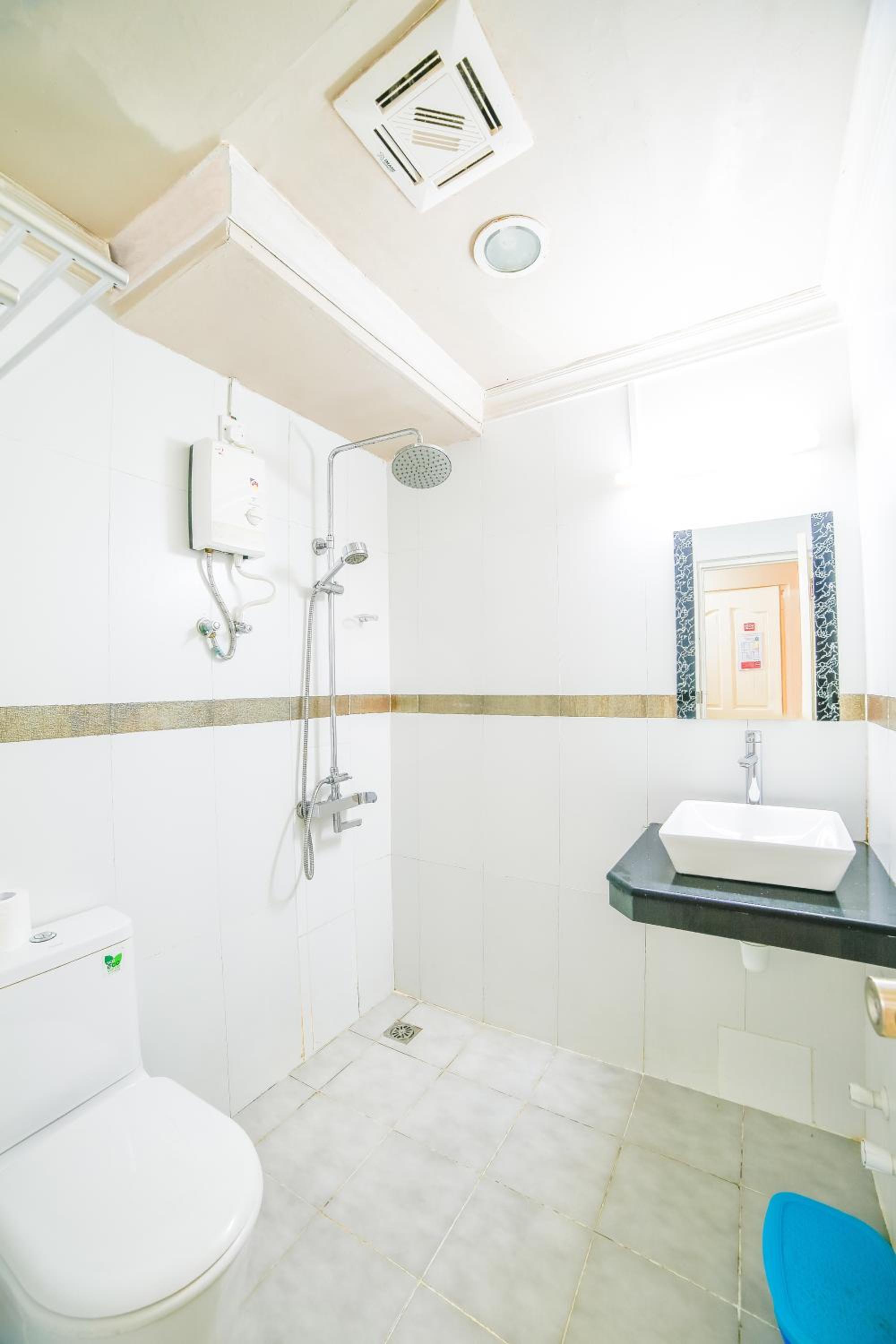 Deluxe Double or Twin Room - Photo 7