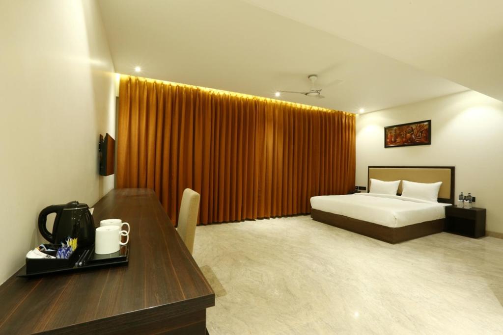 Deluxe King Suite