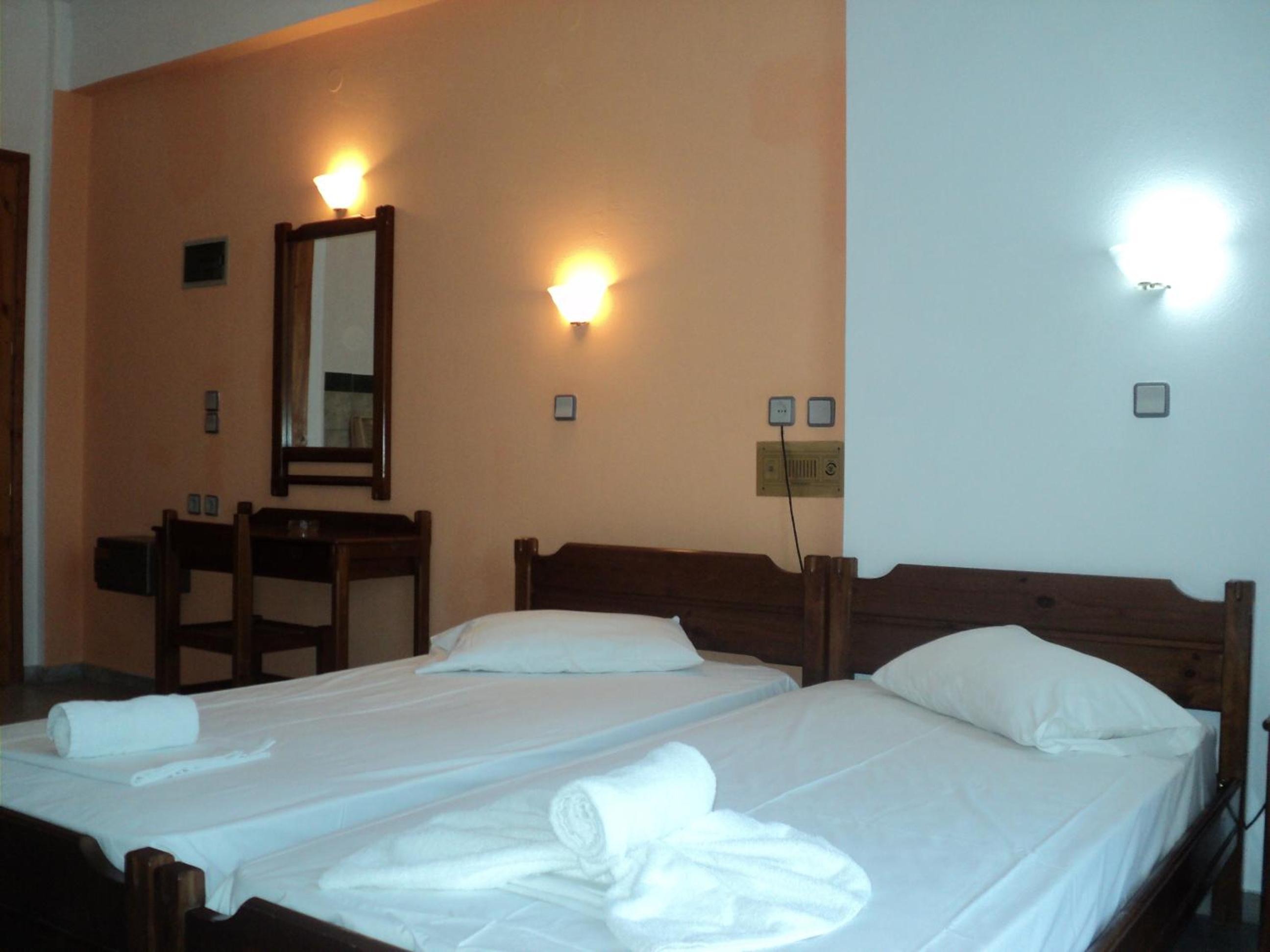 Studio (2 Adults)
