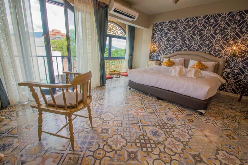 Superior Double Room with Balcony - Photo 11
