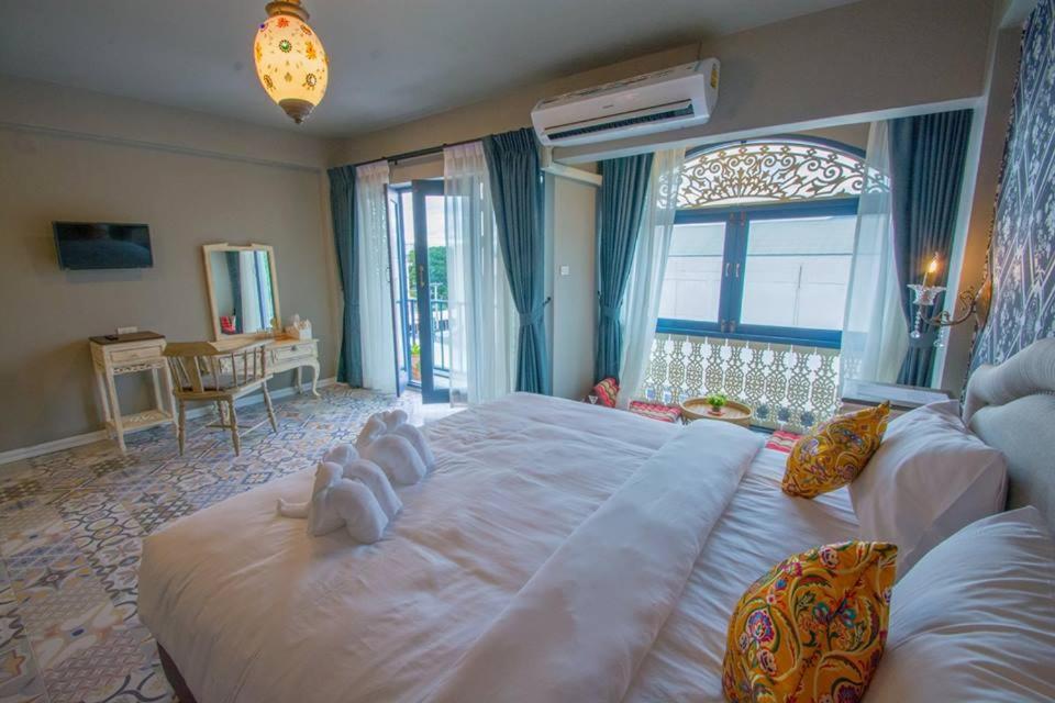 Superior Double Room with Balcony - Photo 12