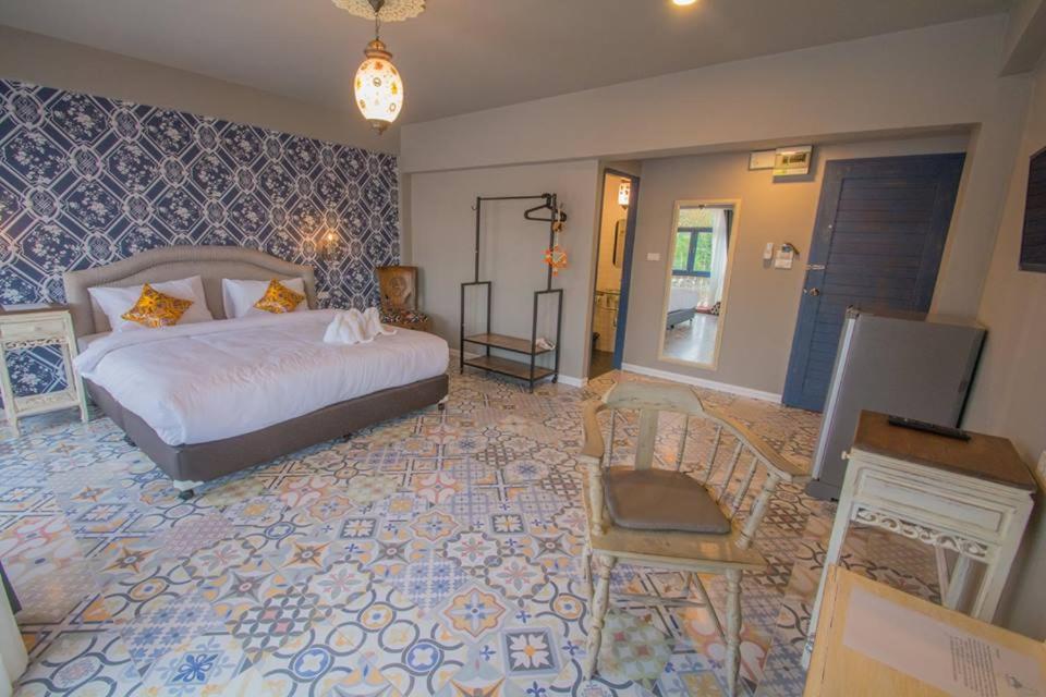 Superior Double Room with Balcony - Photo 4