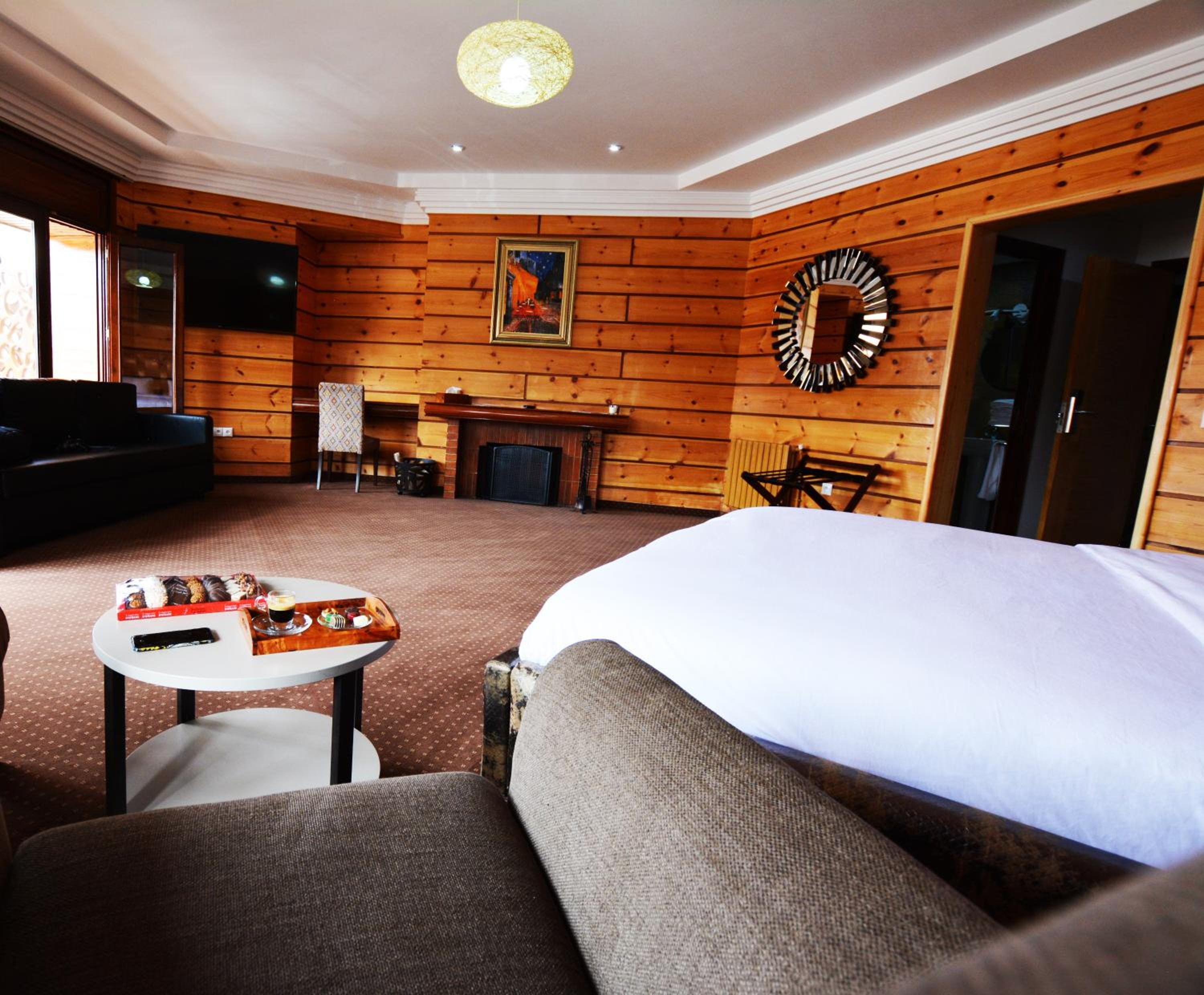 Standard Suite - Photo 1