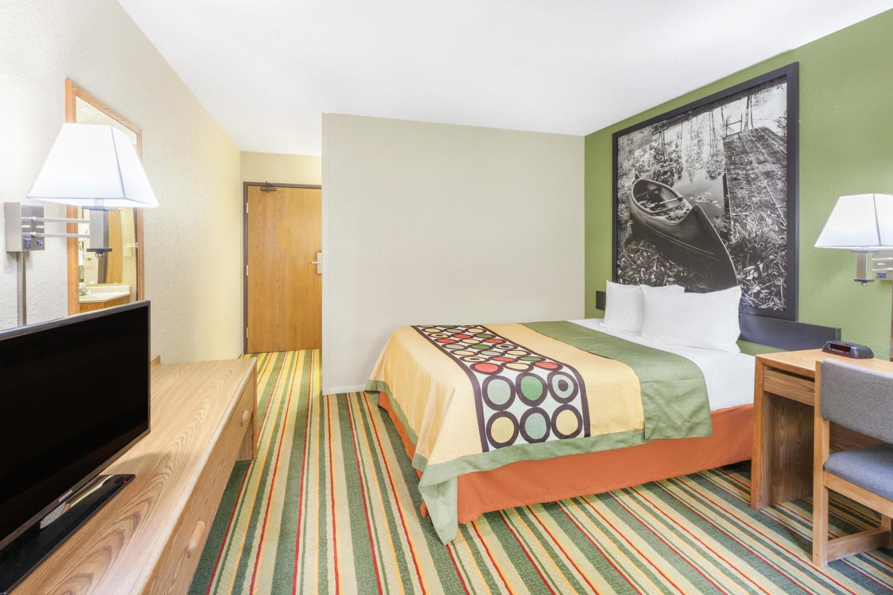 Queen Room - Mobility Access/Non-Smoking - Photo 2