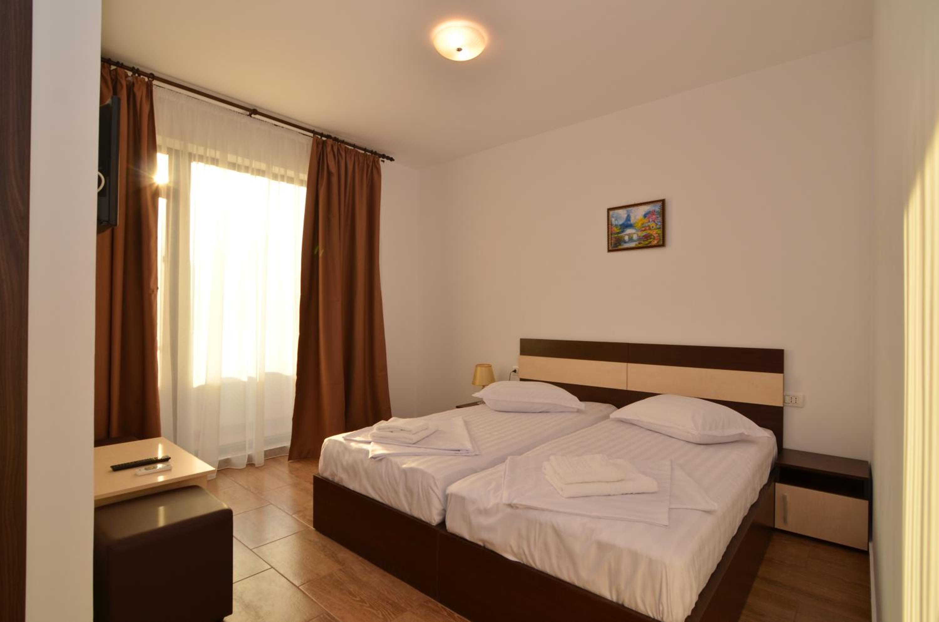 Twin Room with Balcony - Photo 1