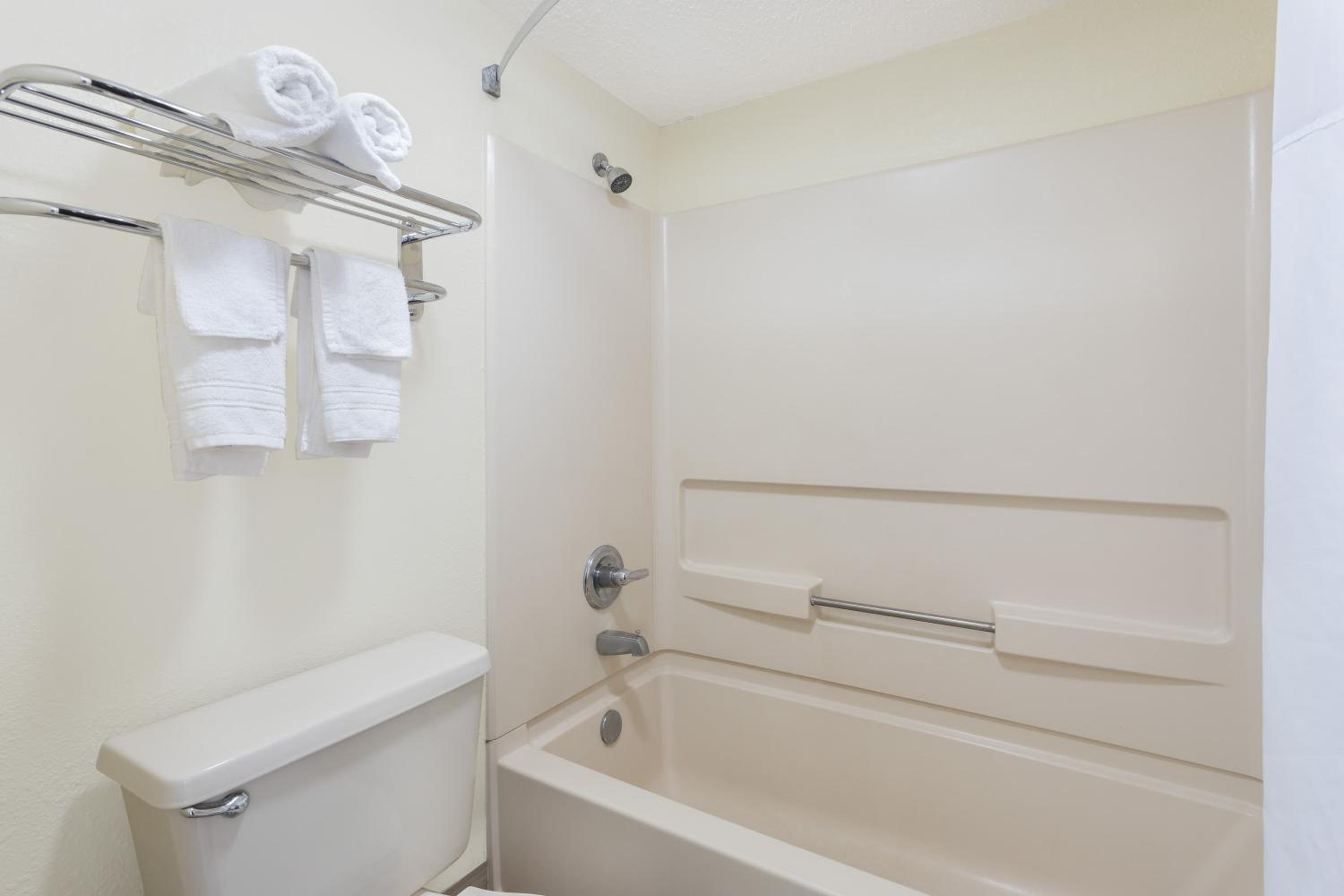 Deluxe Double Room with Two Double Beds - Non-Smoking - Photo 3