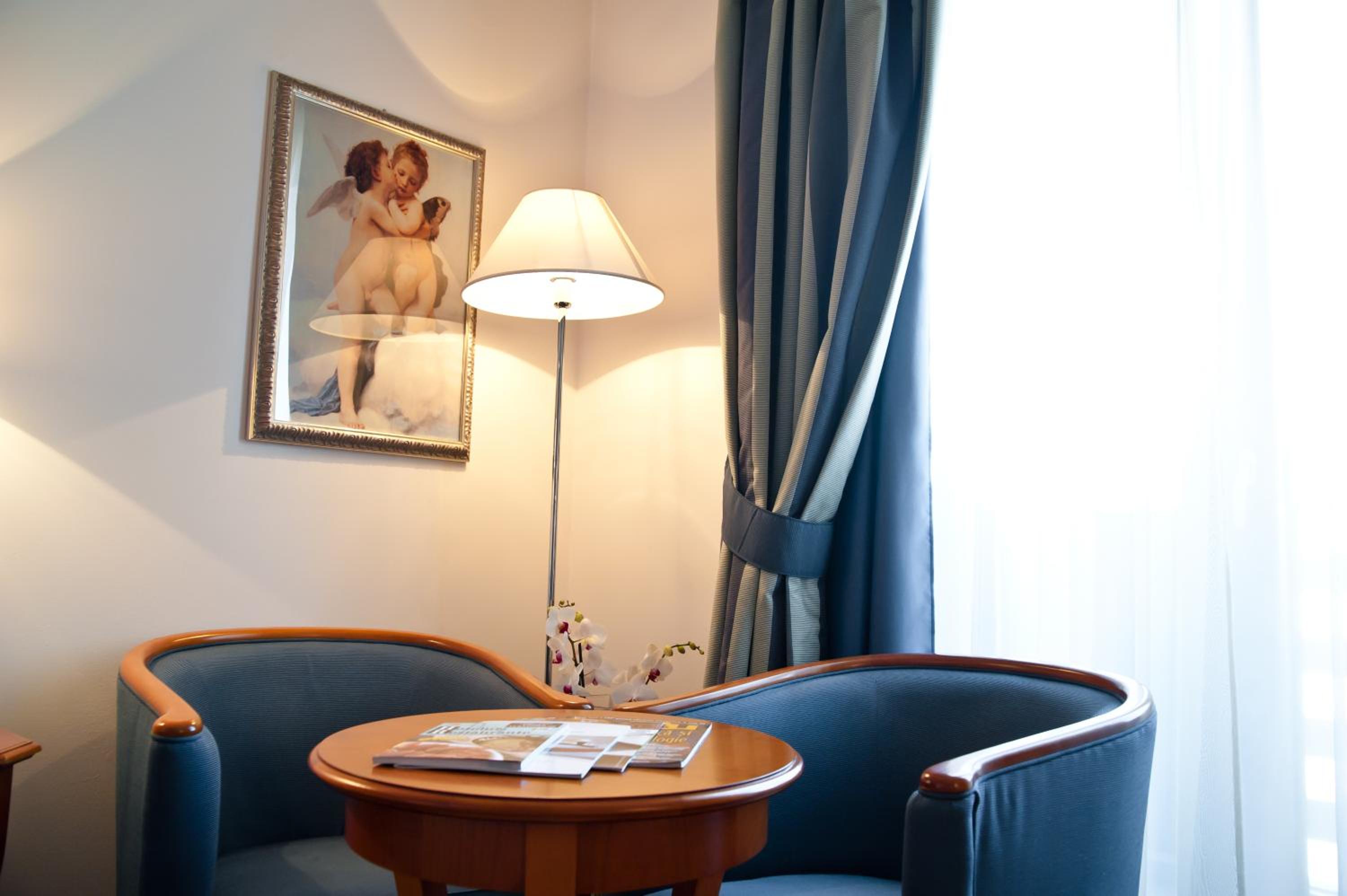 Deluxe Double or Twin Room photo 3