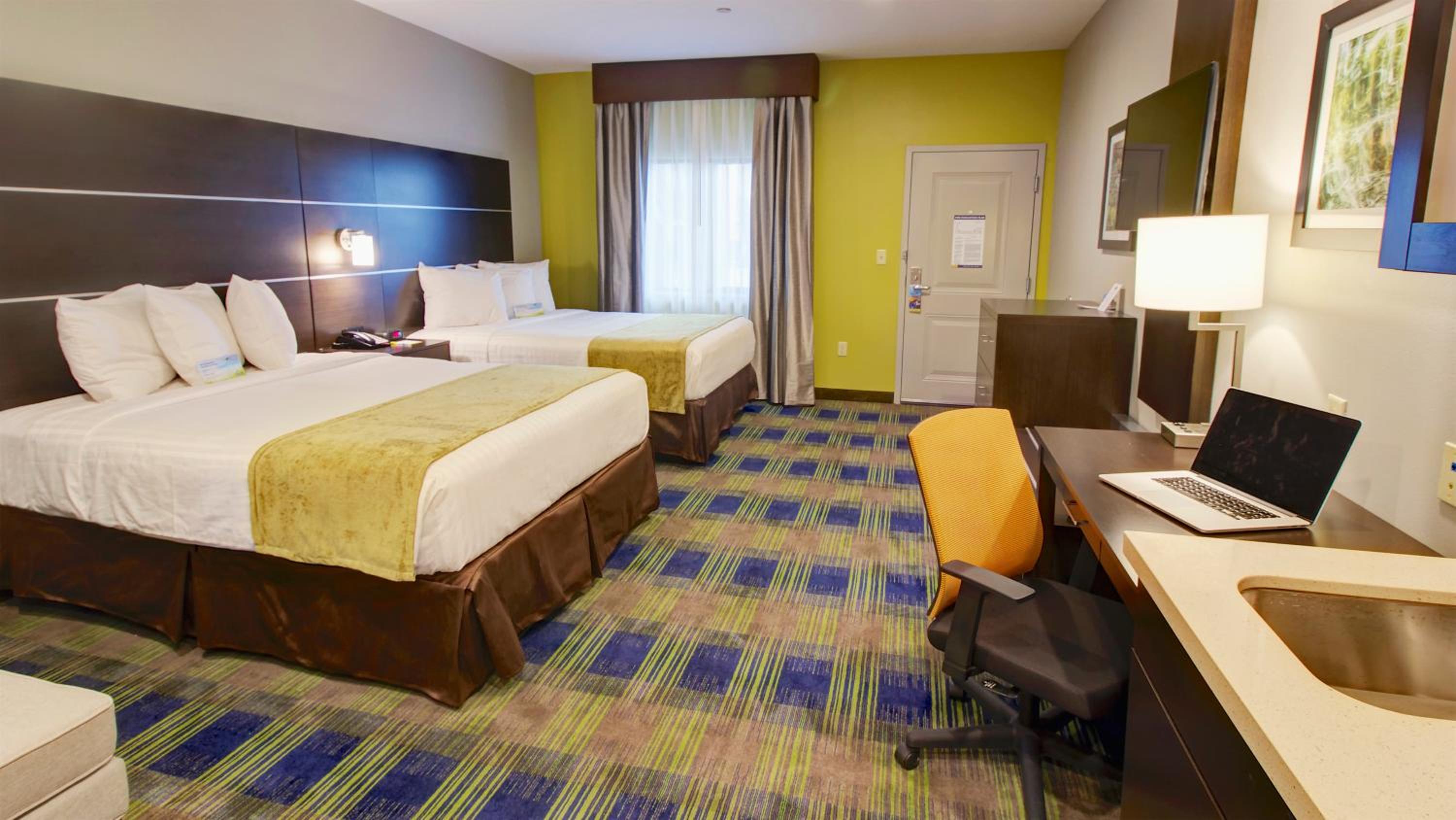 Standard Queen Room with Two Queen Beds