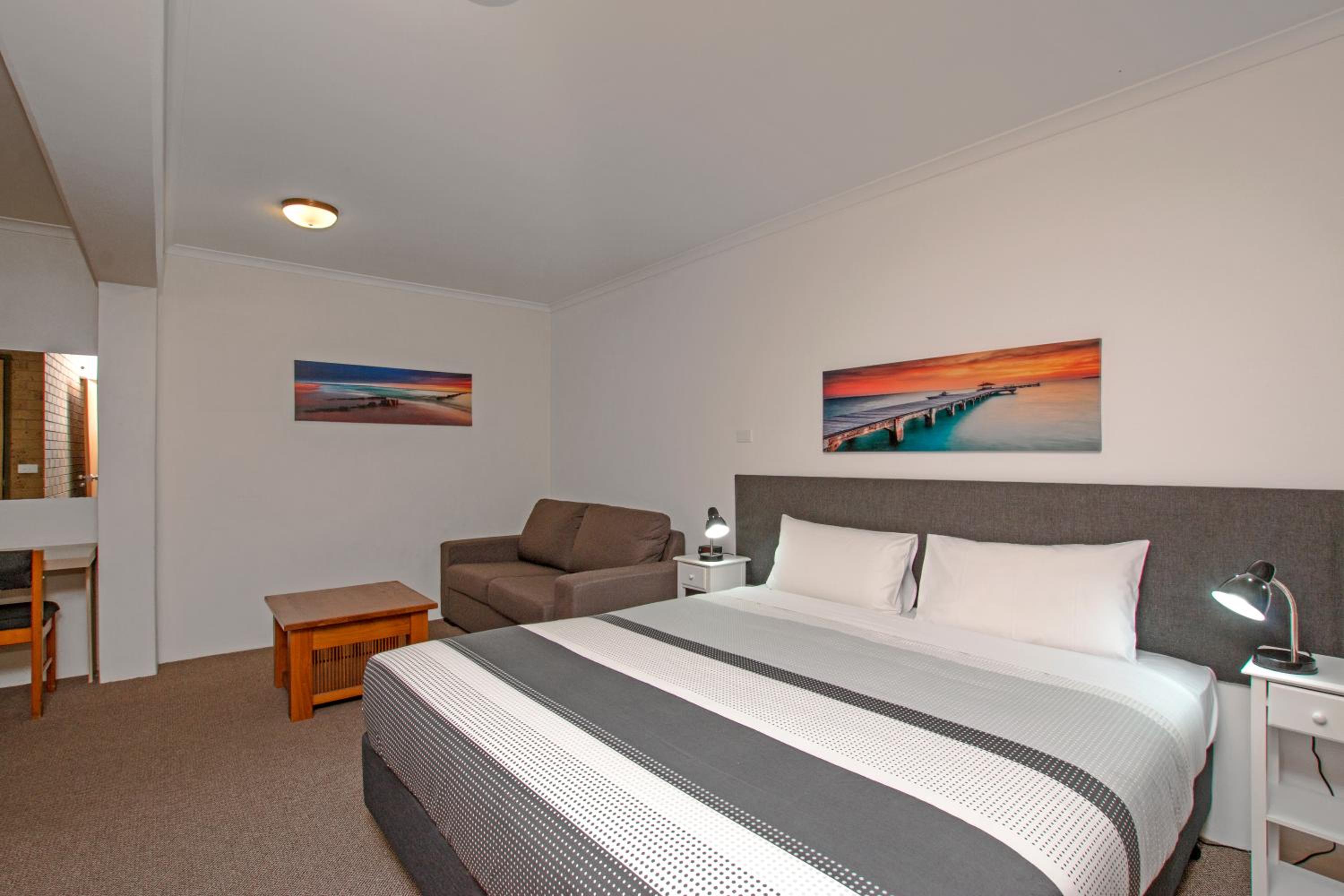 King Room - Disability Access photo 1