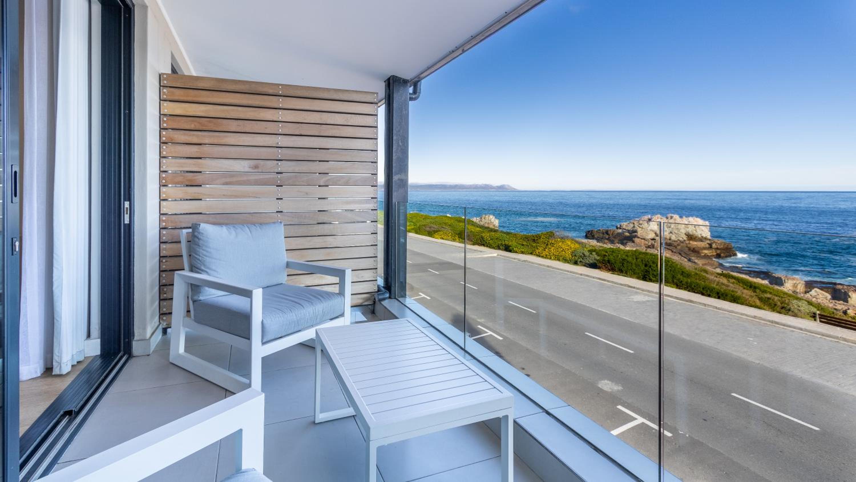 One Bed Sea View First Floor 205