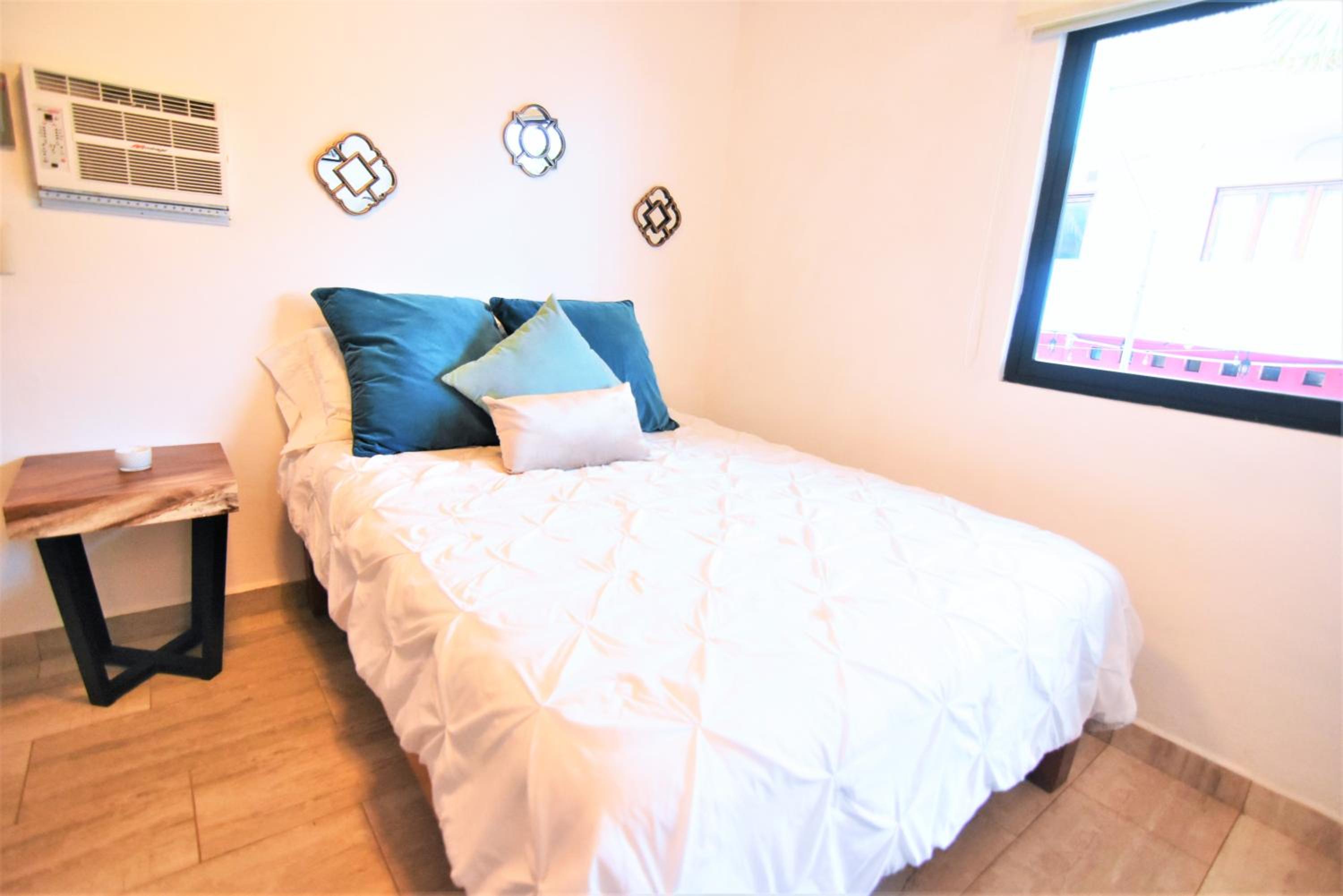 Deluxe Double Room With Side Sea View